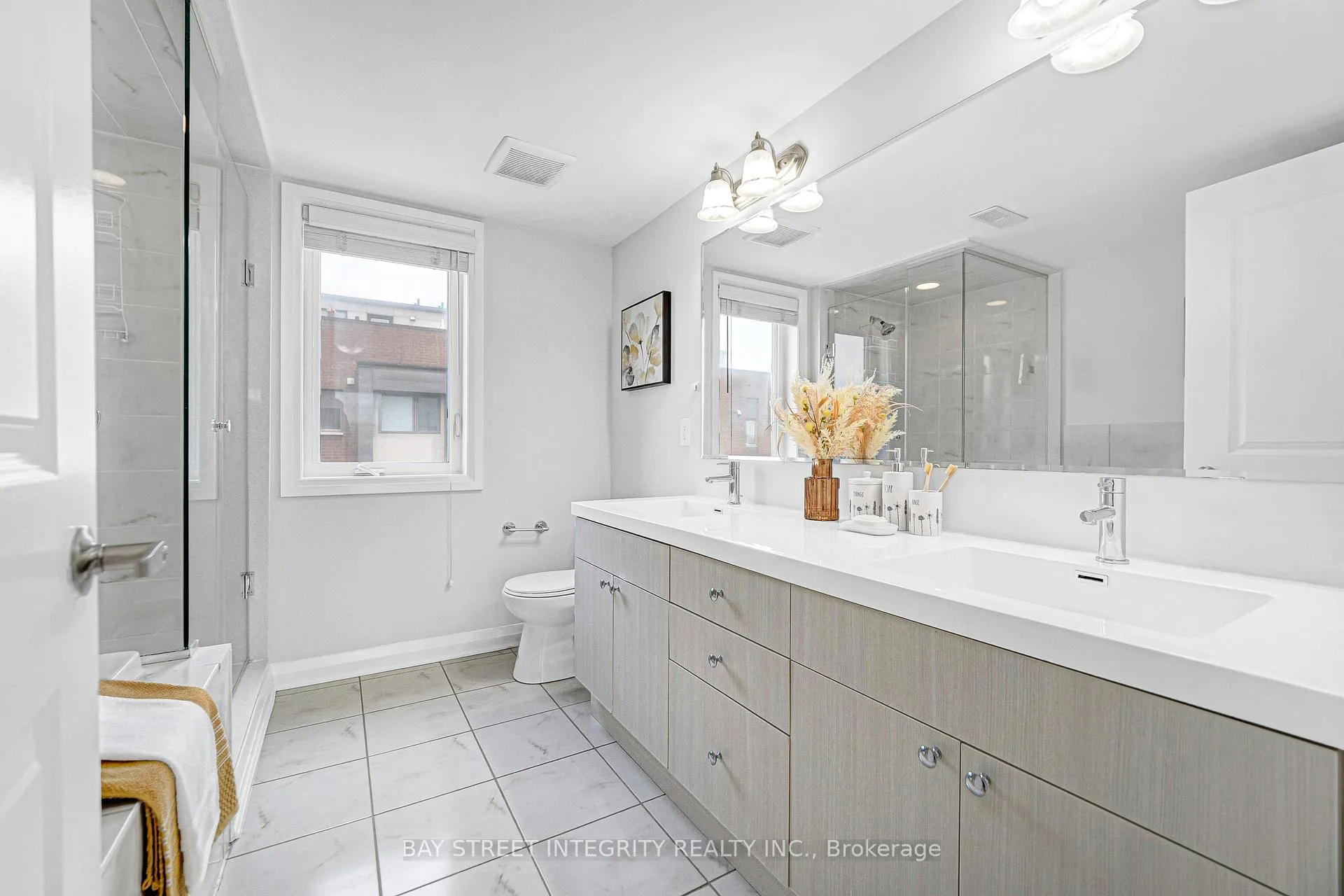 Photo 25 of 139 Stanley Greene Boulevard, North York, Downsview-Roding-CFB — HOMEH