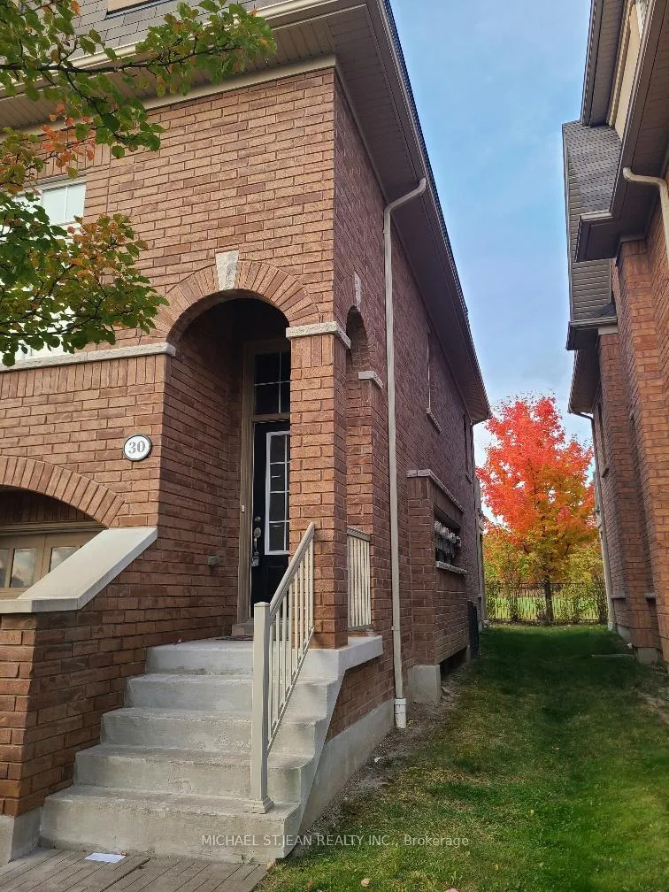 Photo 3 of 30 Burtonbury Lane, Ajax, Northeast Ajax — HOMEH