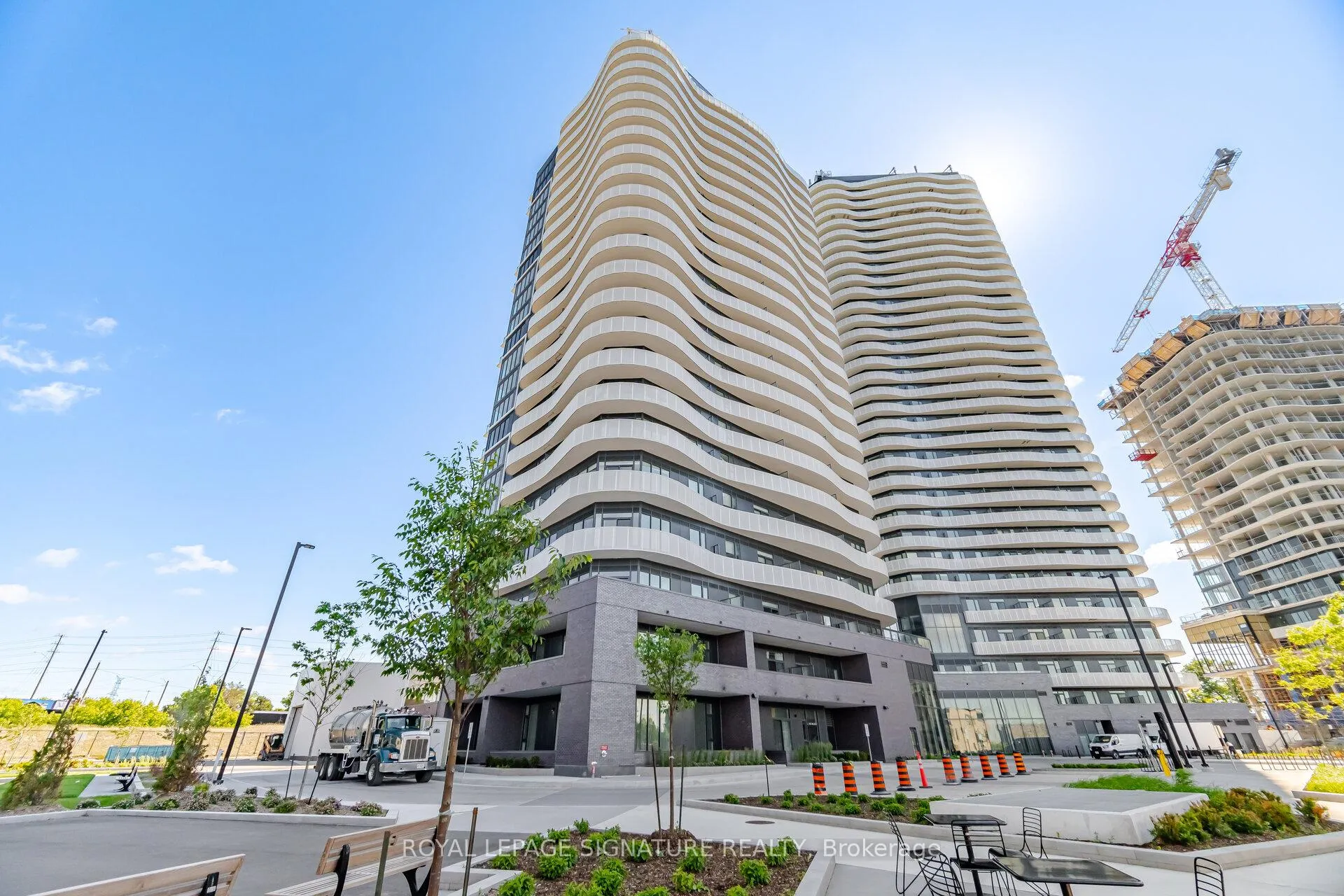Photo 3 of Unit 805, 10 Flavelle Trail, Vaughan, Steeles West Industrial — HOMEH