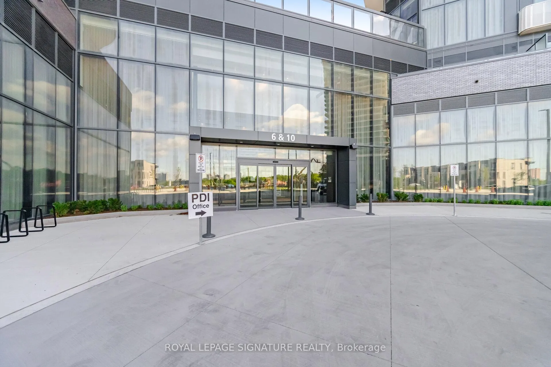 Photo 4 of Unit 805, 10 Flavelle Trail, Vaughan, Steeles West Industrial — HOMEH