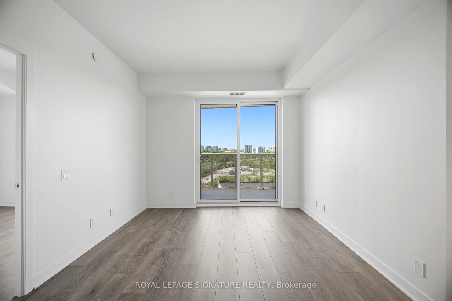 Photo 14 of Unit 805, 10 Flavelle Trail, Vaughan, Steeles West Industrial — HOMEH