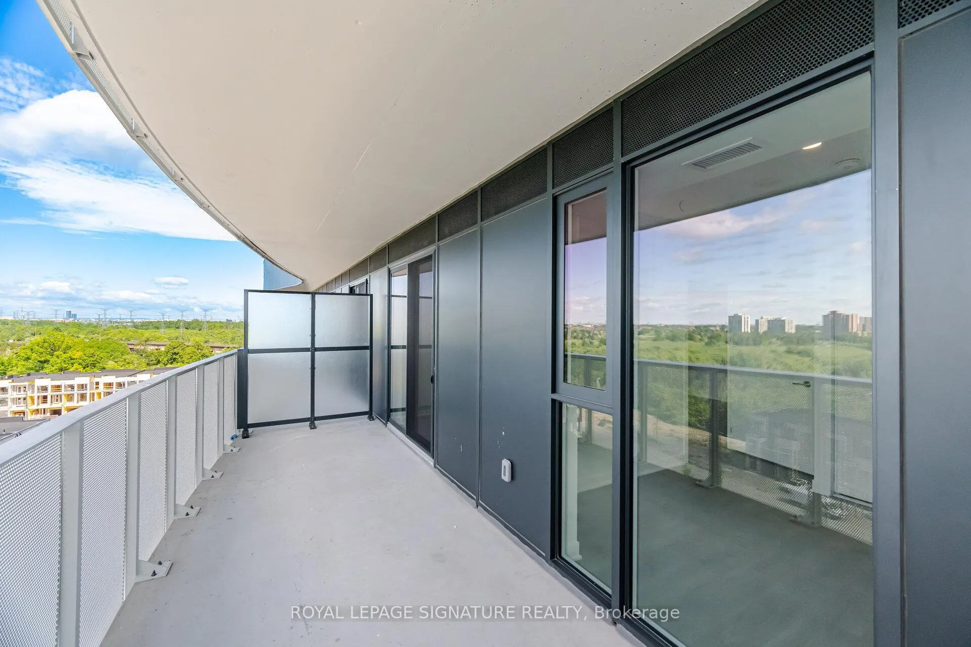 Photo 18 of Unit 805, 10 Flavelle Trail, Vaughan, Steeles West Industrial — HOMEH