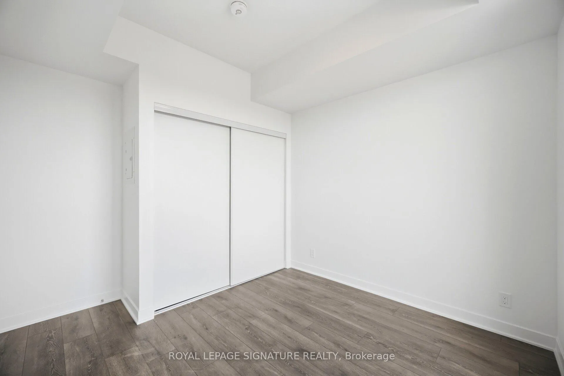 Photo 21 of Unit 805, 10 Flavelle Trail, Vaughan, Steeles West Industrial — HOMEH
