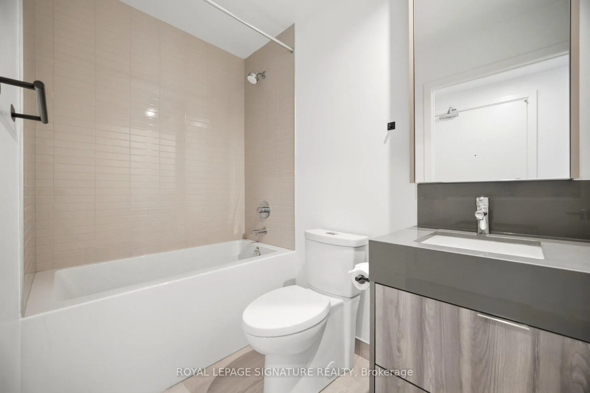 Photo 25 of Unit 805, 10 Flavelle Trail, Vaughan, Steeles West Industrial — HOMEH