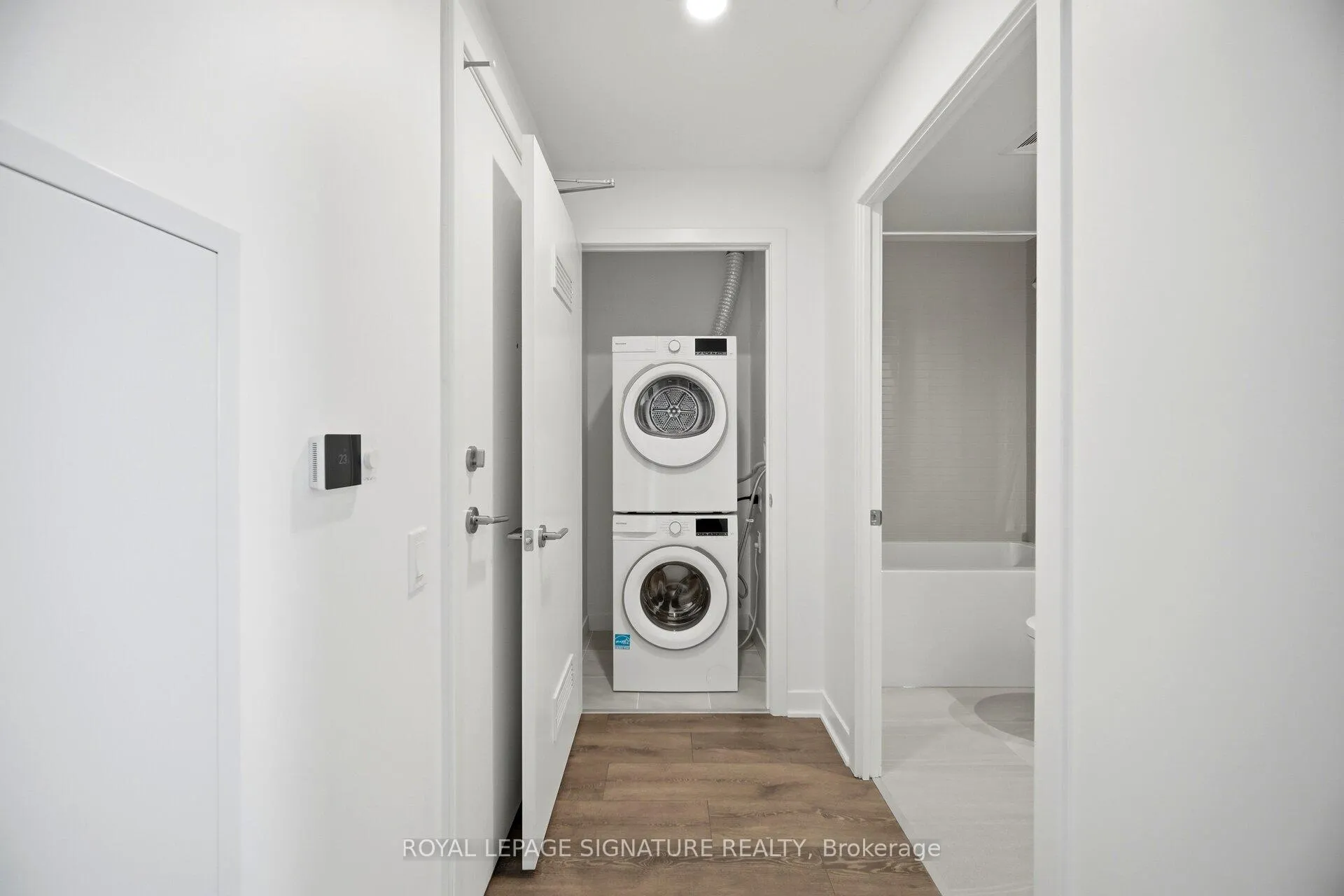 Photo 26 of Unit 805, 10 Flavelle Trail, Vaughan, Steeles West Industrial — HOMEH