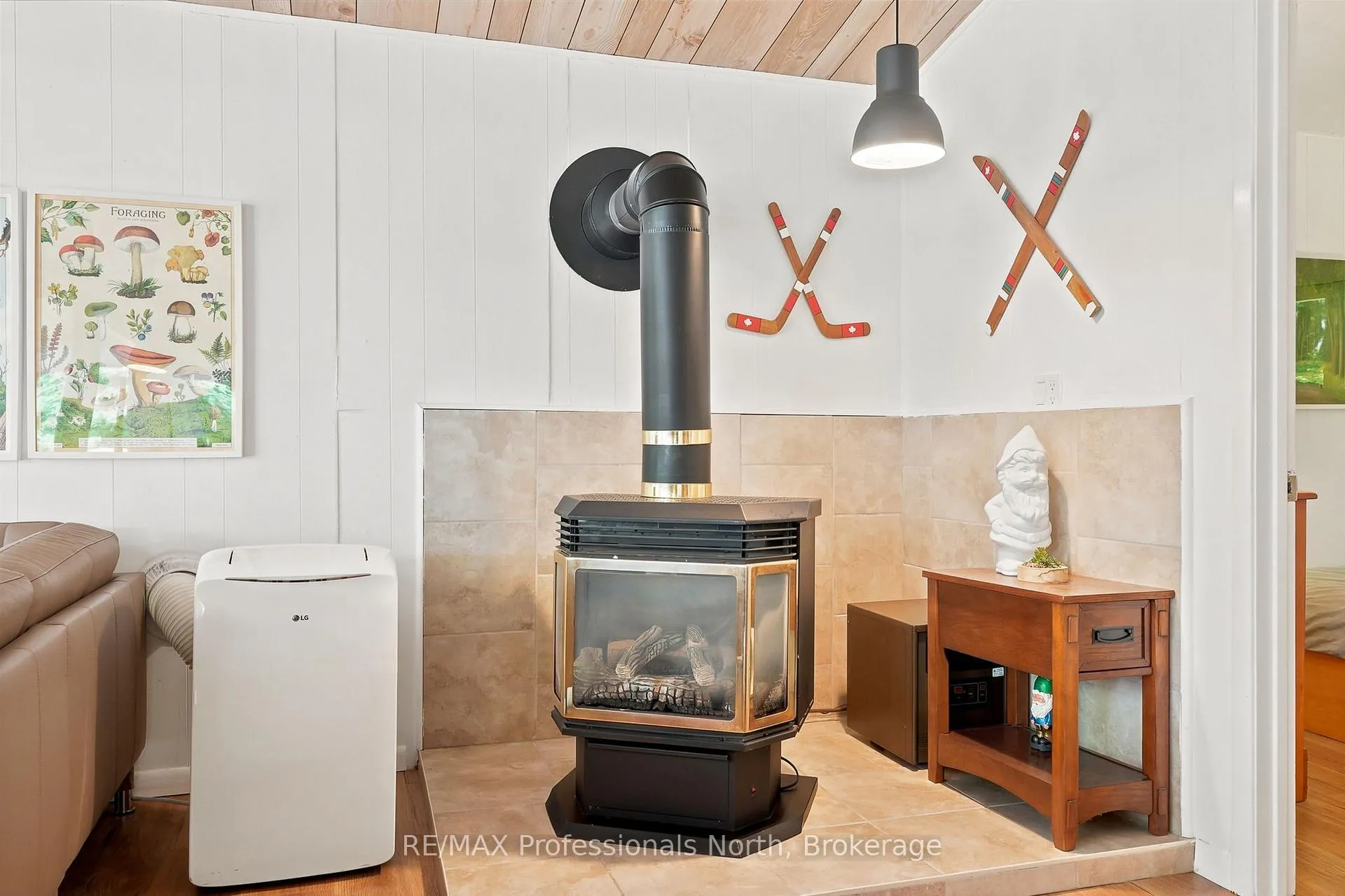 Photo 35 of 1245 Sherwood Forest Road, Bracebridge, Oakley — HOMEH