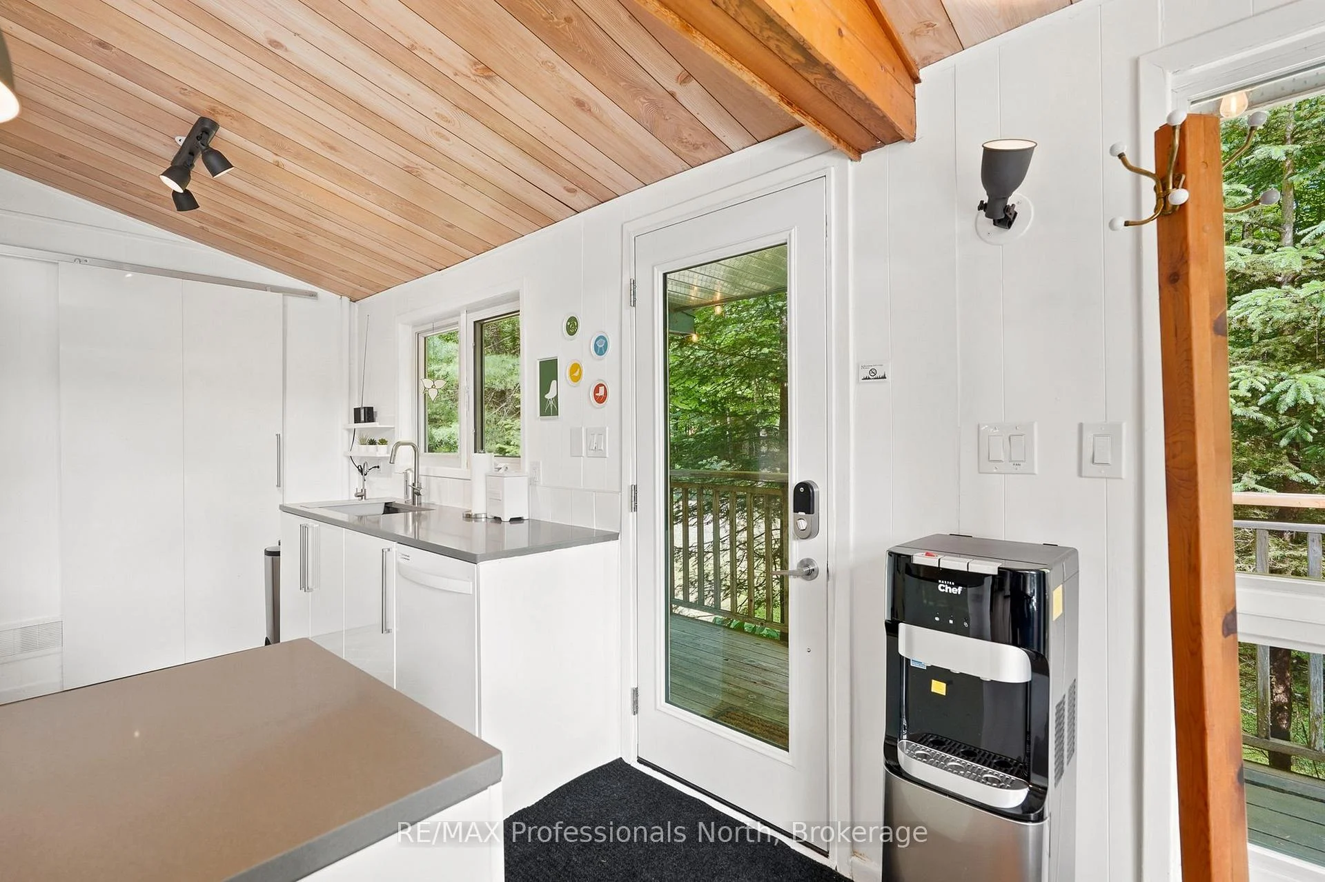 Photo 16 of 1245 Sherwood Forest Road, Bracebridge, Oakley — HOMEH