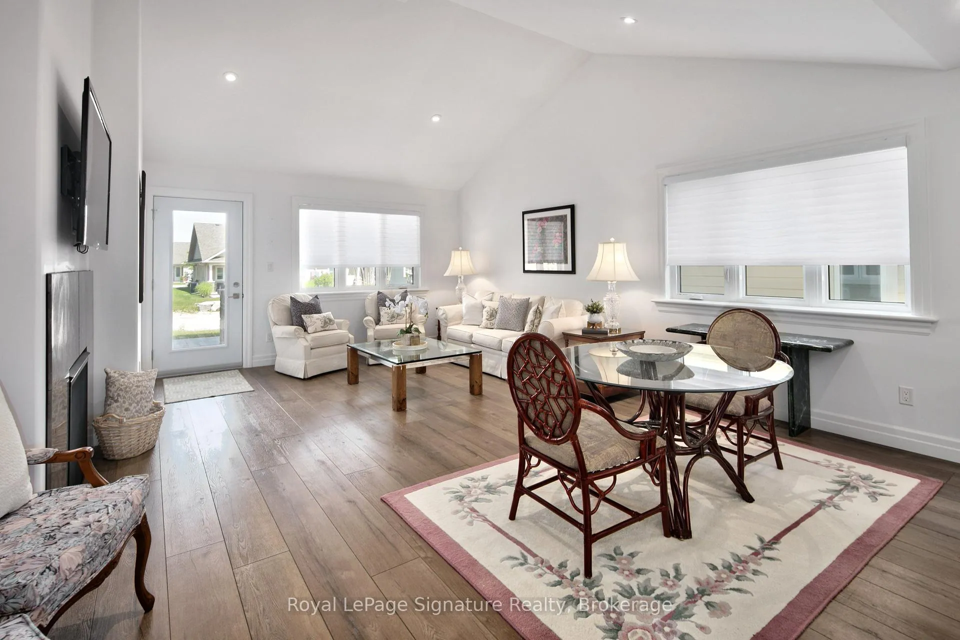 Photo 10 of 114 Dove Drive W, Blue Mountains — HOMEH