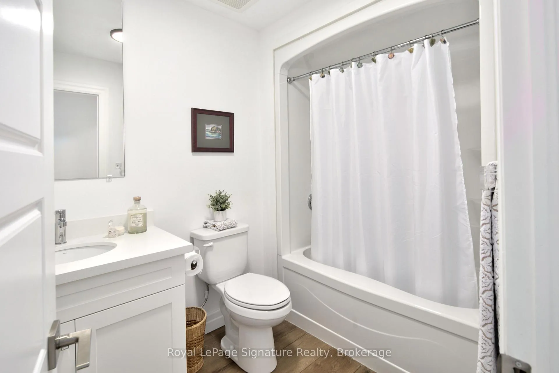 Photo 20 of 114 Dove Drive W, Blue Mountains — HOMEH