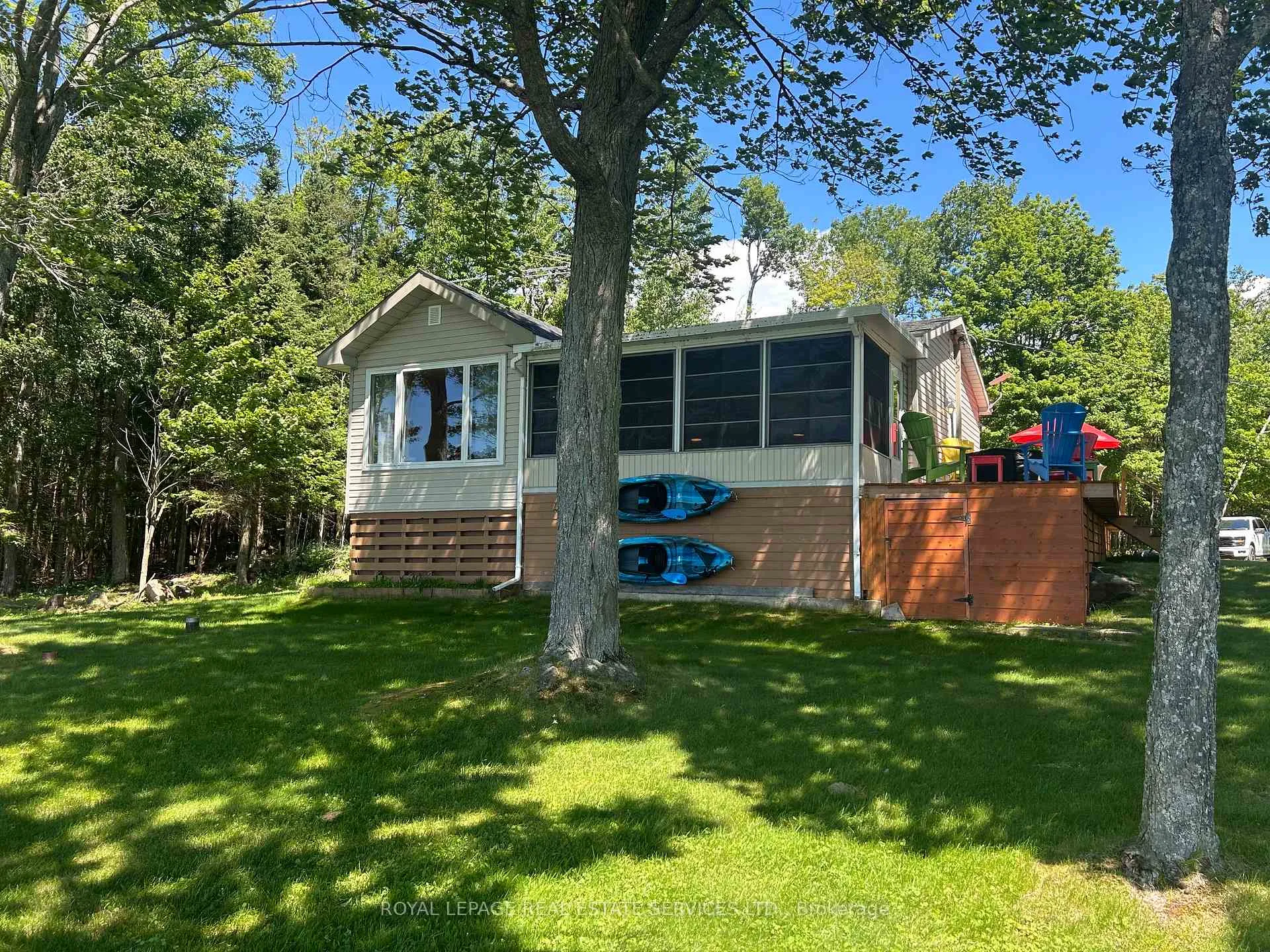 Photo 3 of 505 Riverside Drive, St. Joseph — HOMEH