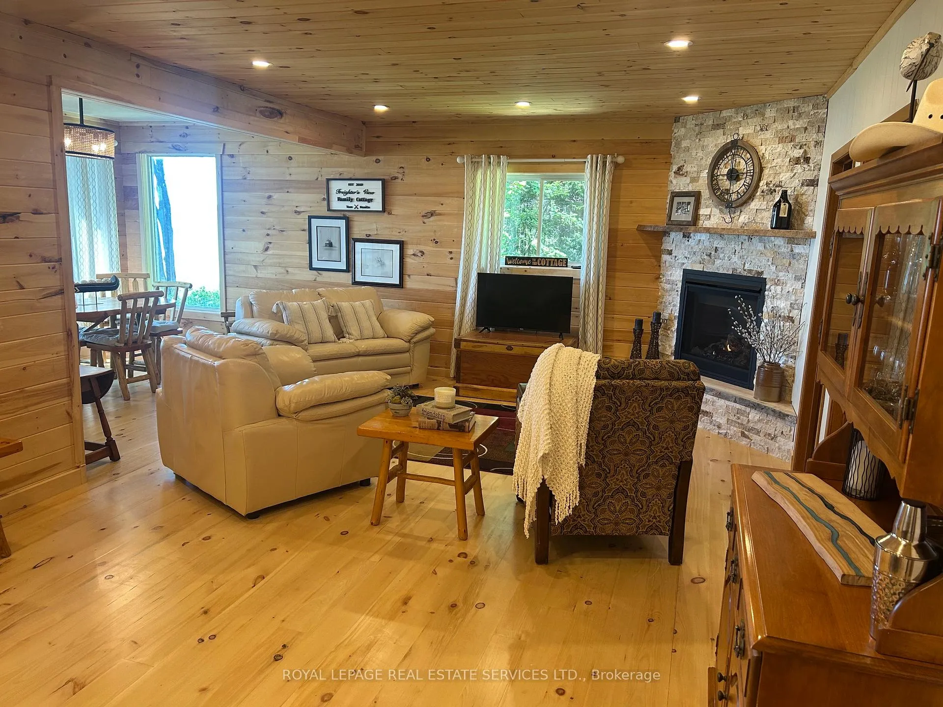 Photo 12 of 505 Riverside Drive, St. Joseph — HOMEH