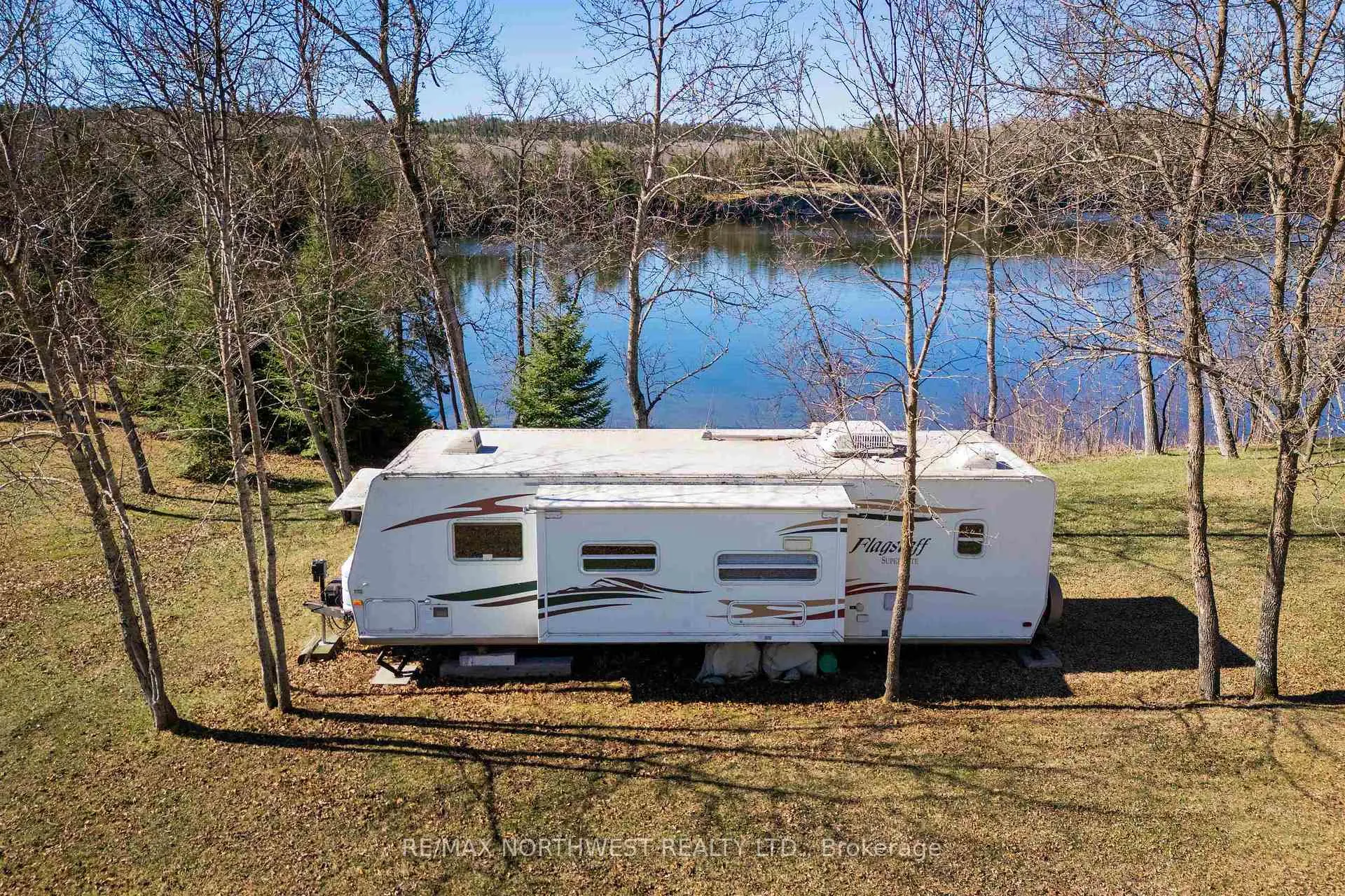 Photo 32 of 78 Point Road, Kenora Remote Area, West of Kenora — HOMEH