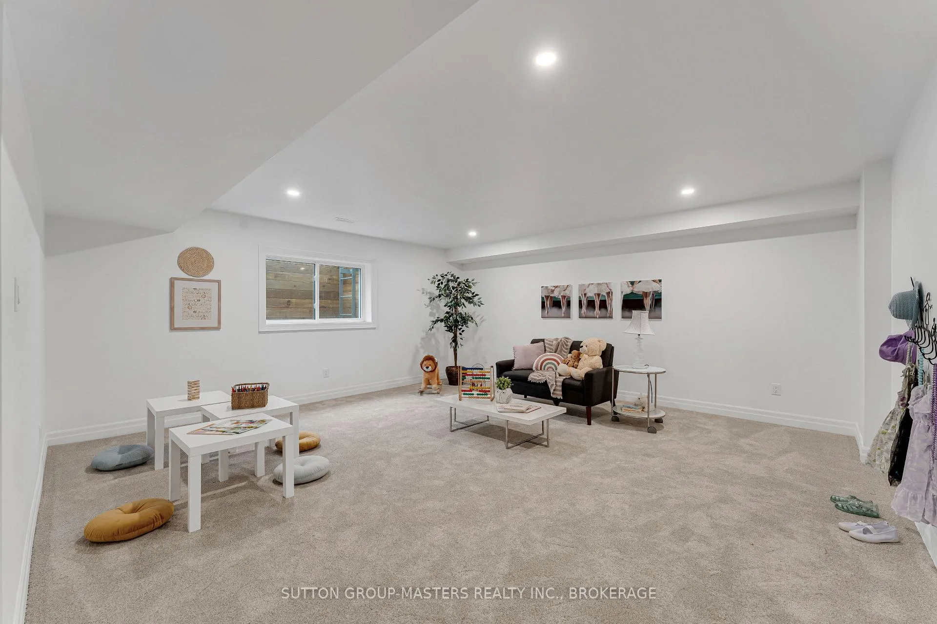 Photo 17 of 264 Old Kiln Crescent, Kingston, Kingston East (Incl Barret Crt) — HOMEH