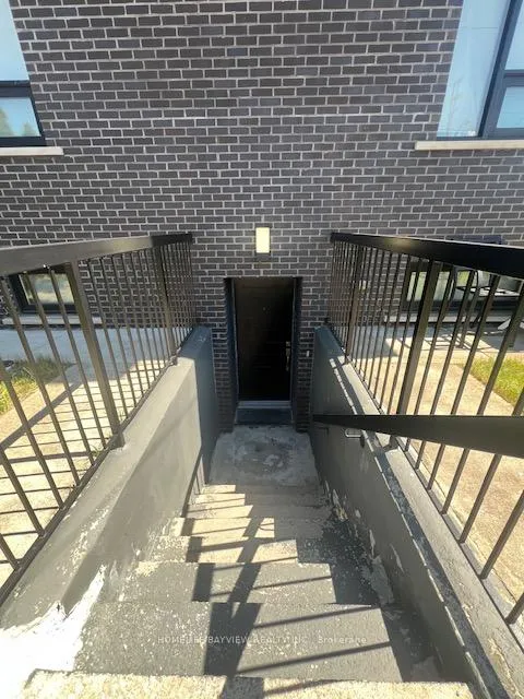 Photo 7 of Unit Unit 1, 379 O'Connor Drive, Toronto, East York — HOMEH