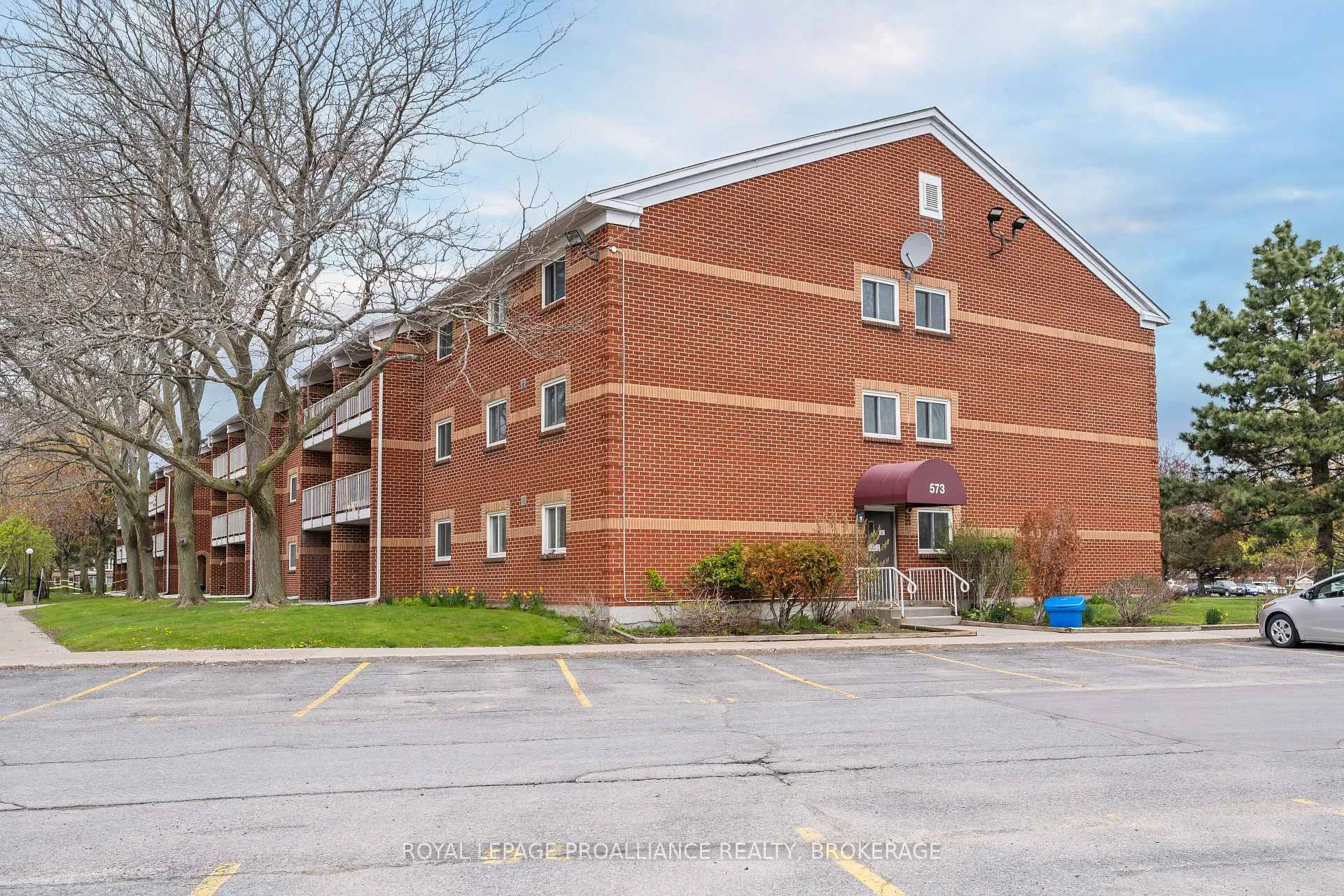 Photo 3 of Unit 306, 573 Armstrong Road, Kingston, East Gardiners Rd — HOMEH