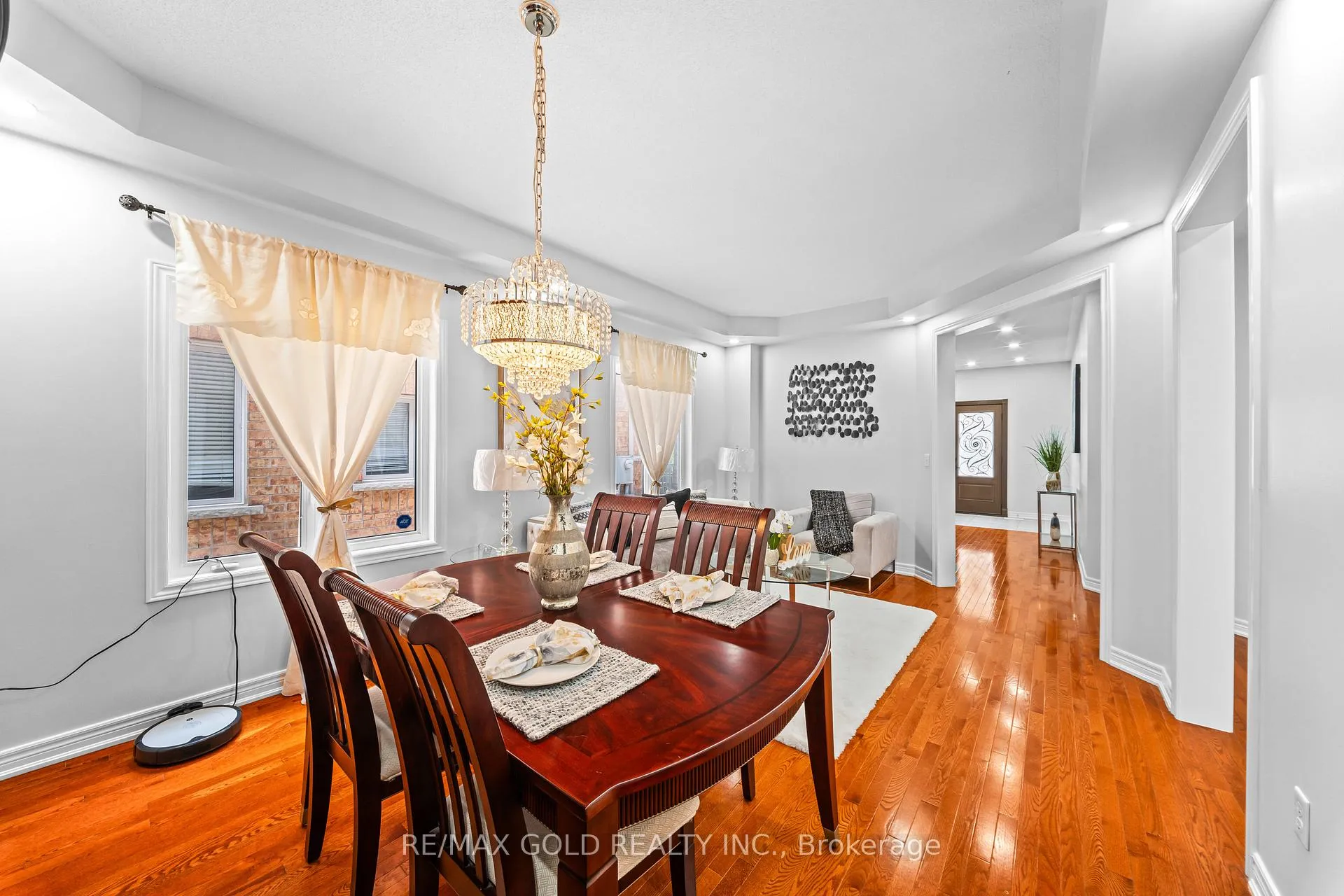 Photo 8 of 14 Dovehaven Crescent, Brampton, Bram East — HOMEH