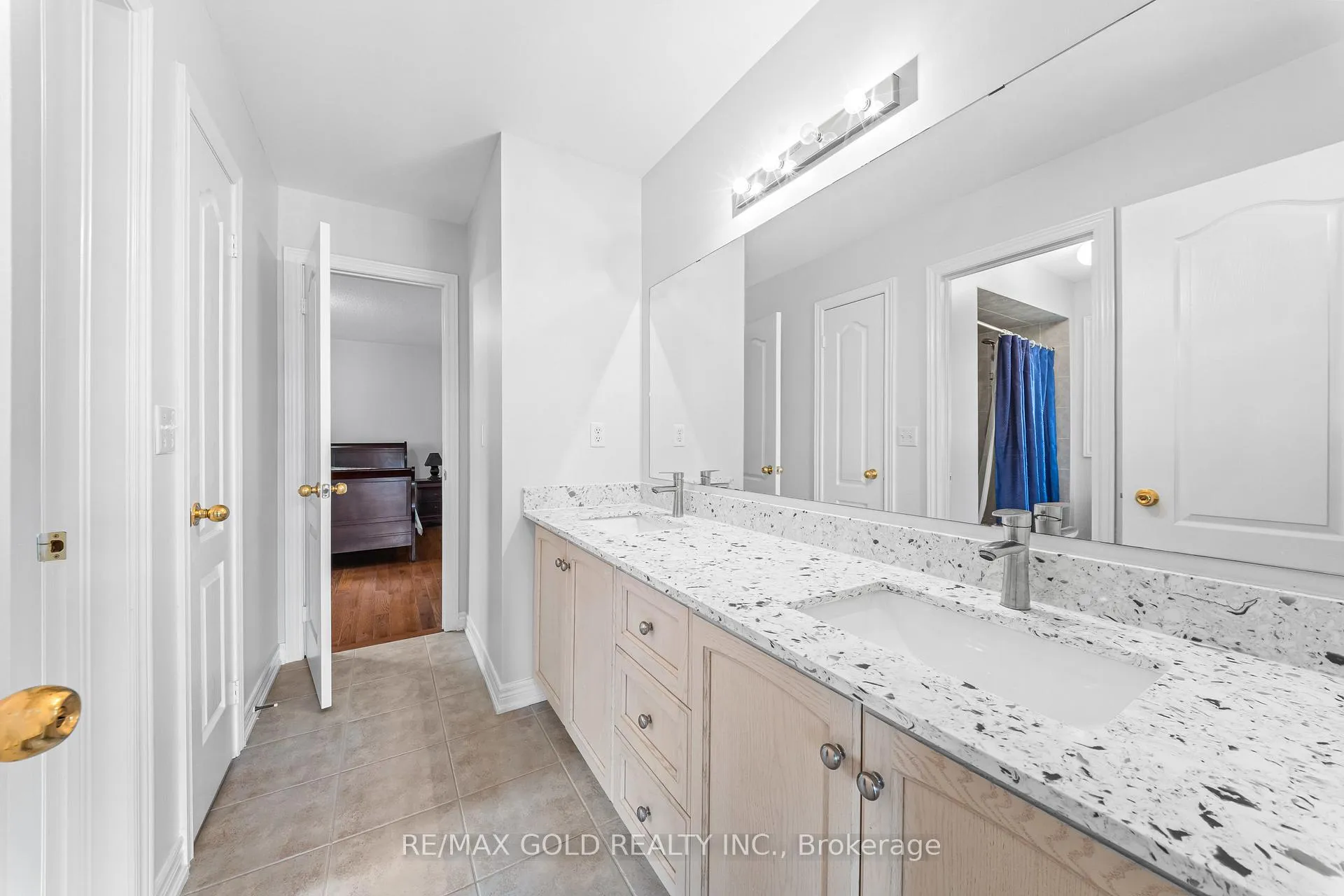 Photo 36 of 14 Dovehaven Crescent, Brampton, Bram East — HOMEH