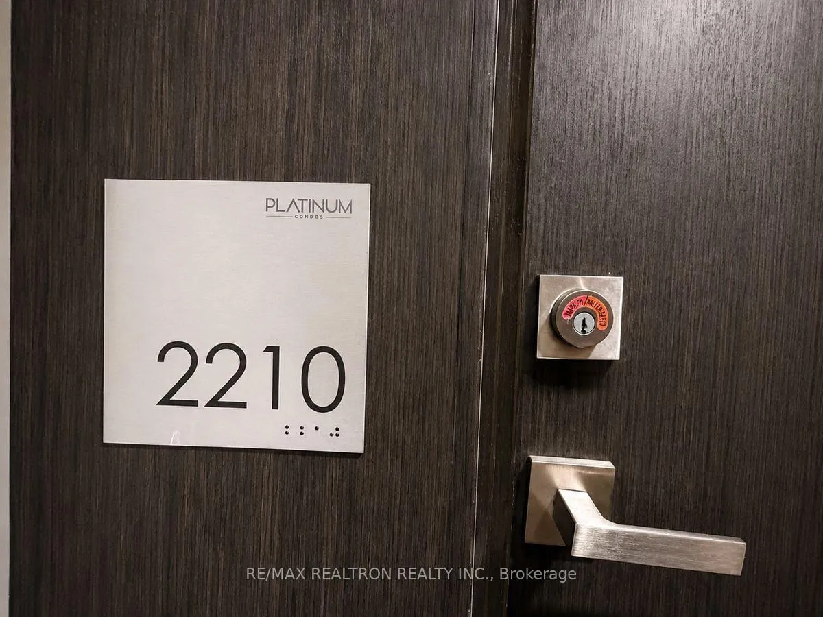 Photo 2 of Unit 2210, 15 Queen Street S, Hamilton, Central — HOMEH