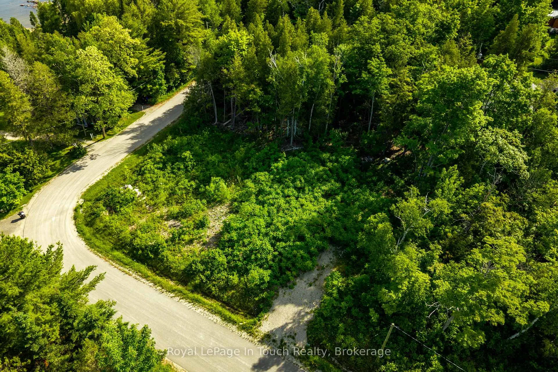 Photo 4 of 36 Seguin Crescent, Tiny, Rural Tiny — HOMEH