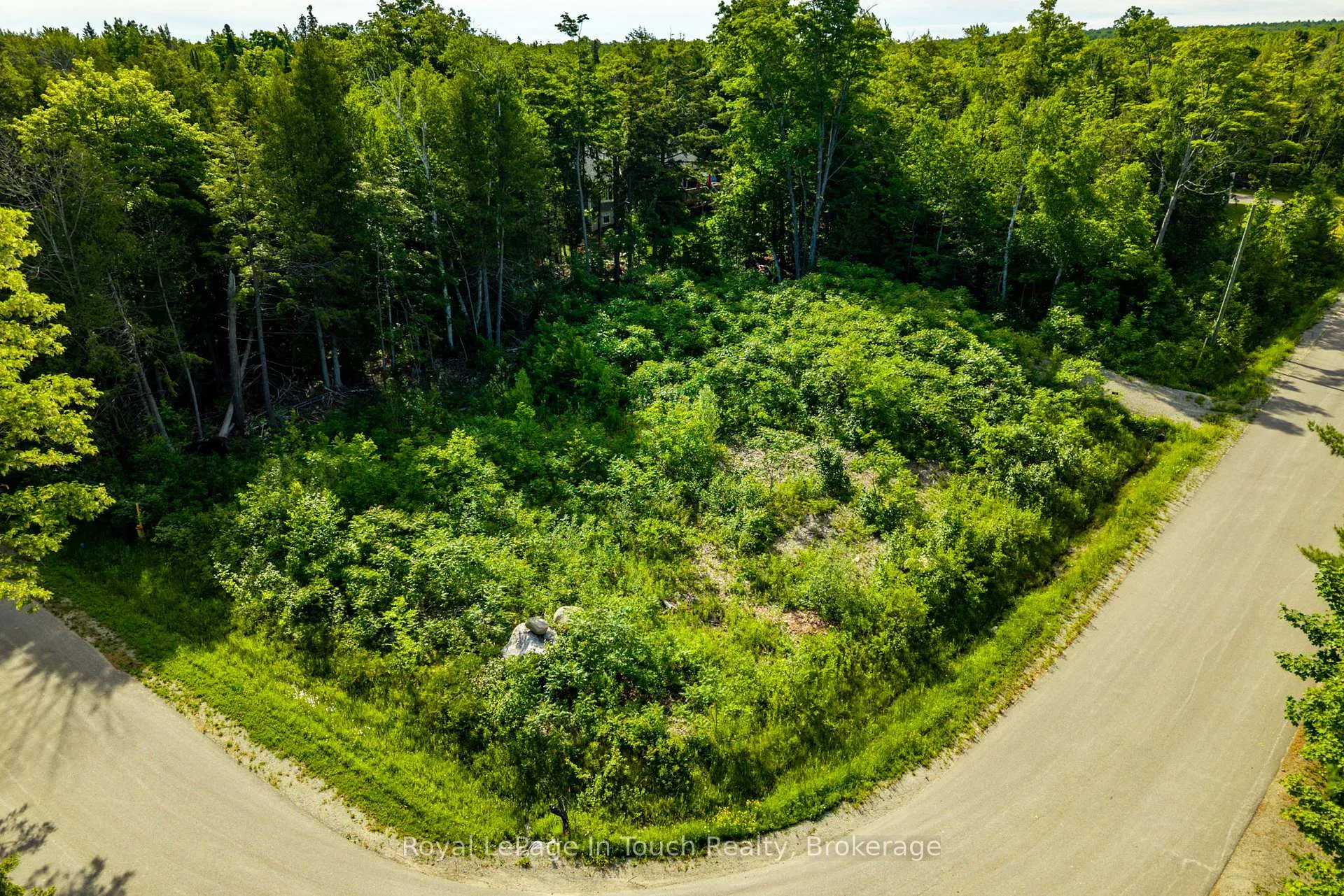 Photo 12 of 36 Seguin Crescent, Tiny, Rural Tiny — HOMEH
