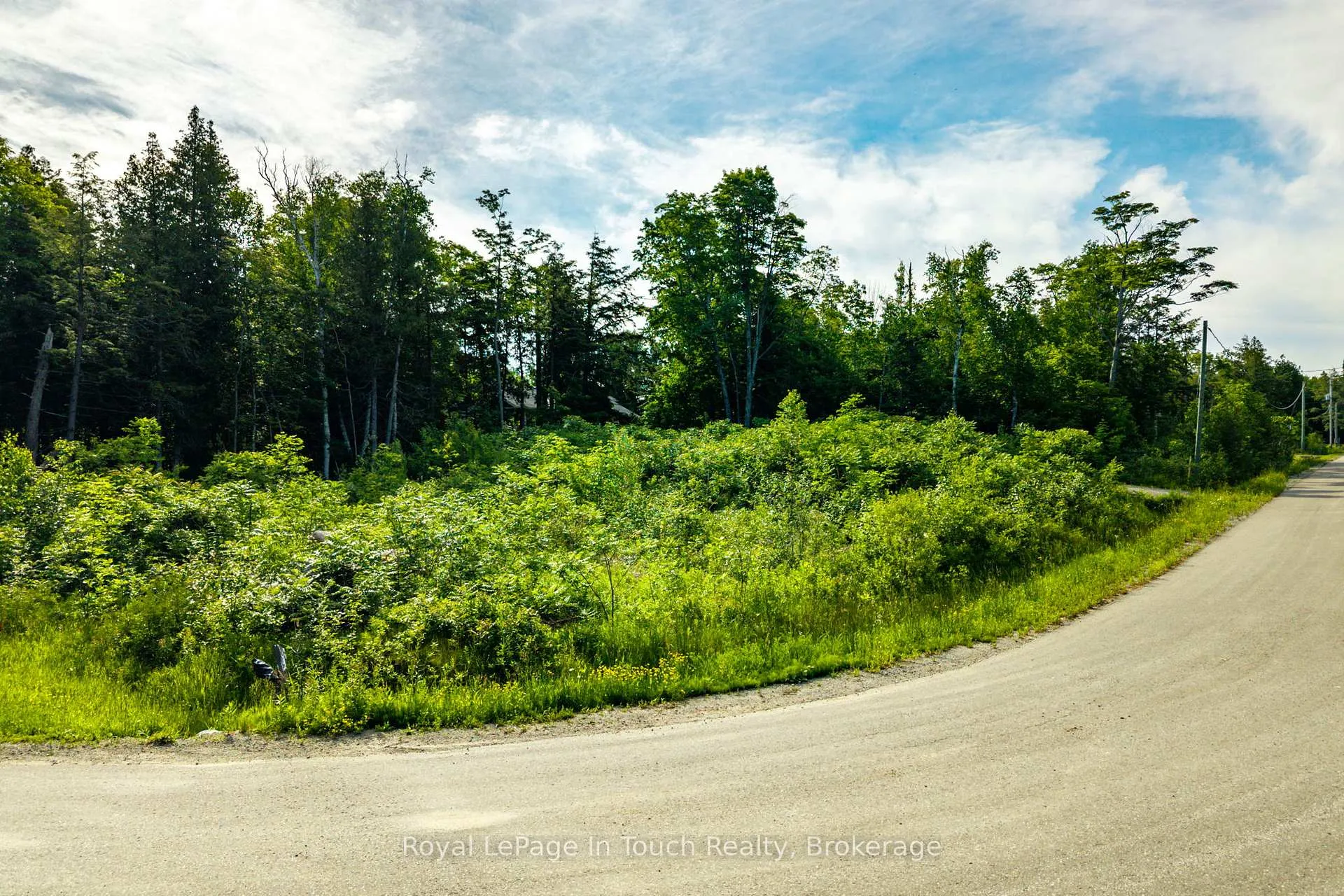 Photo 13 of 36 Seguin Crescent, Tiny, Rural Tiny — HOMEH