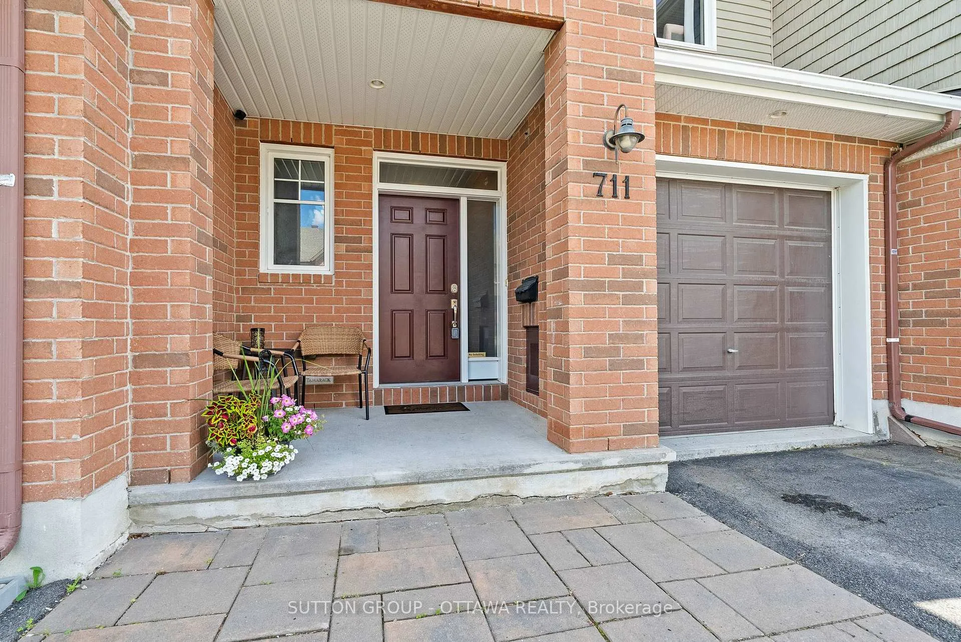Photo 2 of 711 Hazelnut Crescent, Ottawa, Blossom Park/Kemp Park/Findlay Creek — HOMEH