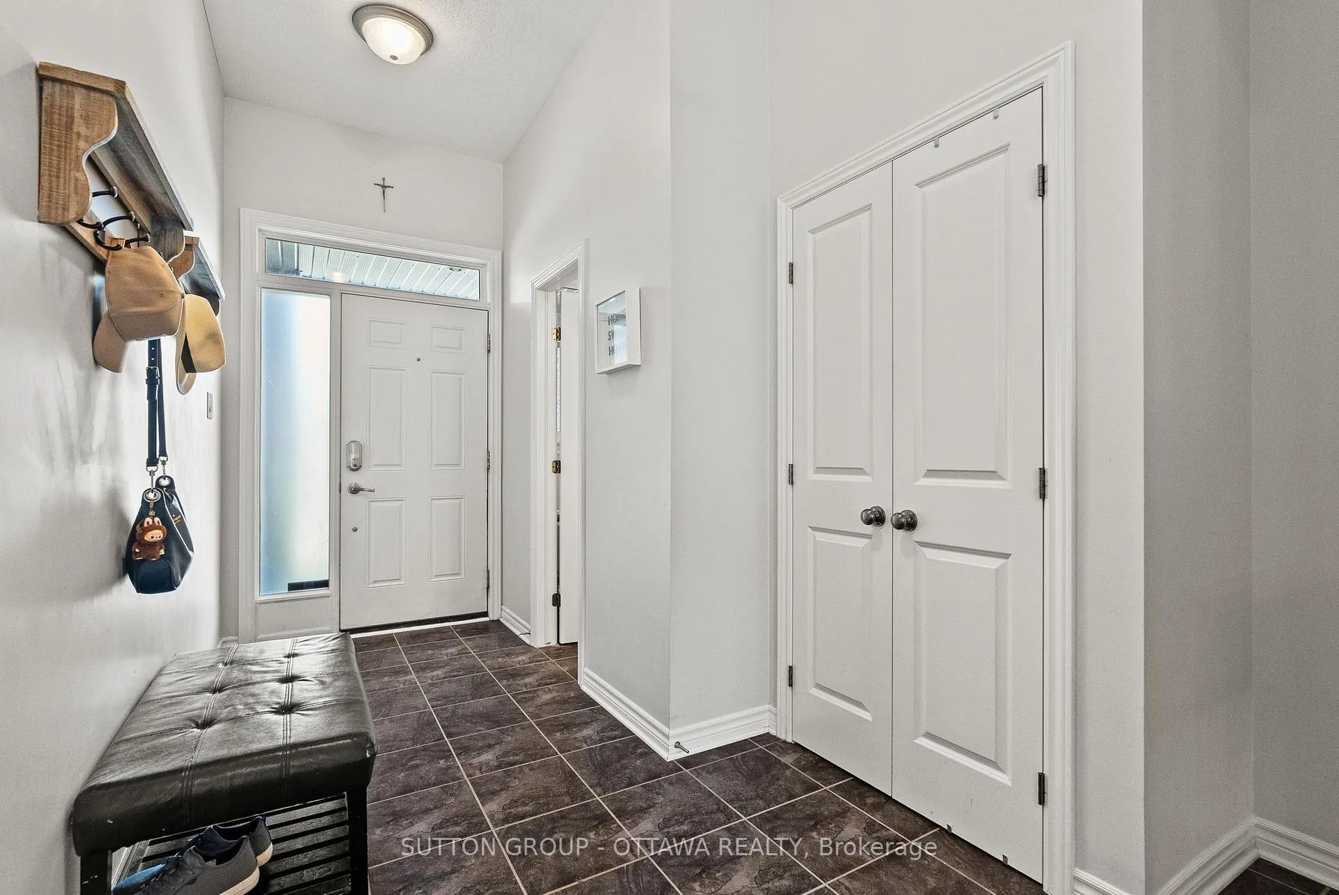 Photo 3 of 711 Hazelnut Crescent, Ottawa, Blossom Park/Kemp Park/Findlay Creek — HOMEH