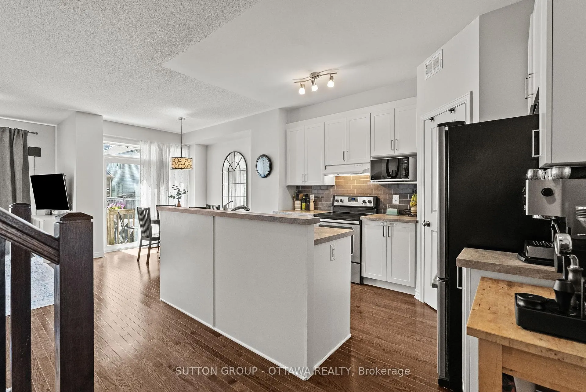 Photo 5 of 711 Hazelnut Crescent, Ottawa, Blossom Park/Kemp Park/Findlay Creek — HOMEH