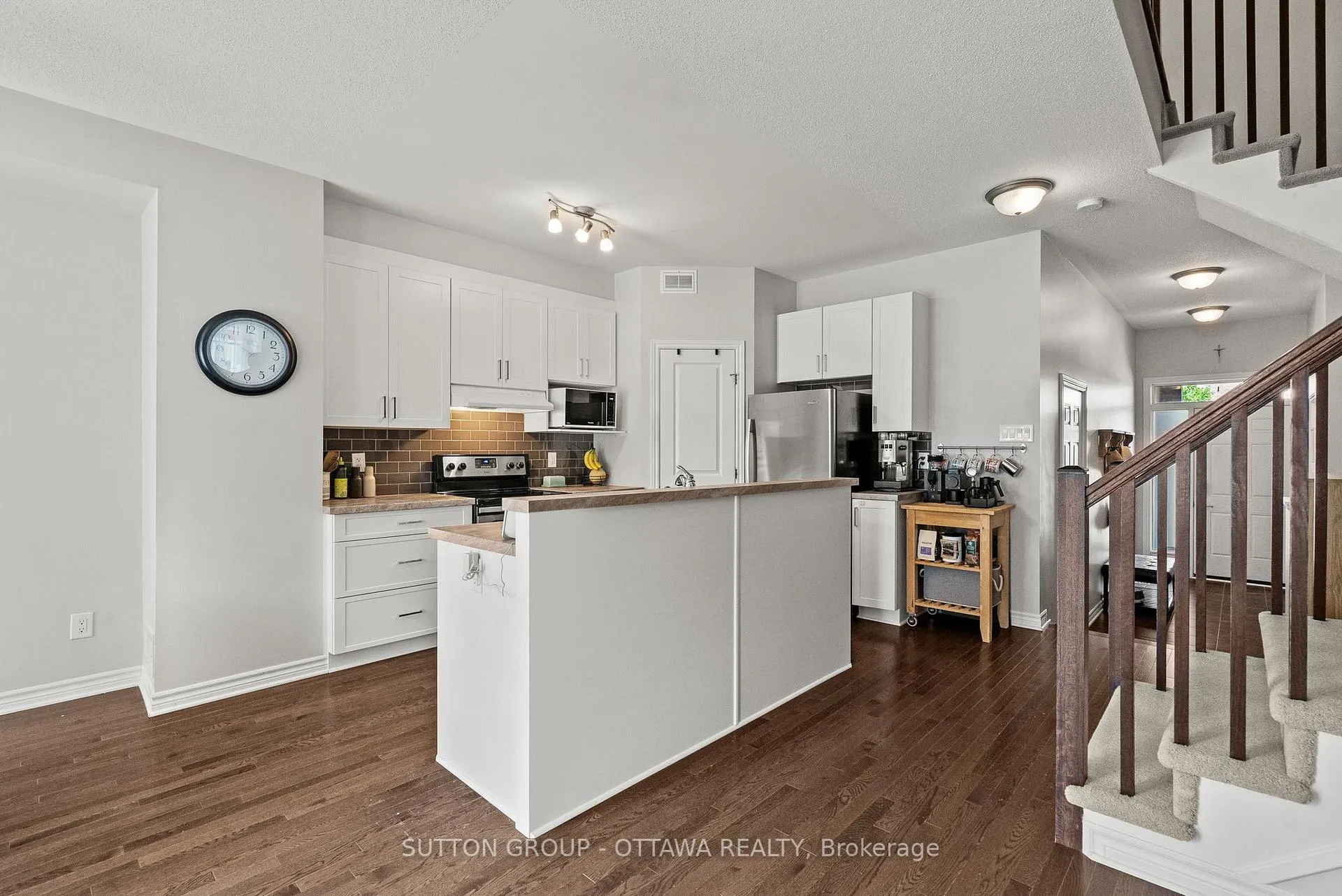 Photo 6 of 711 Hazelnut Crescent, Ottawa, Blossom Park/Kemp Park/Findlay Creek — HOMEH