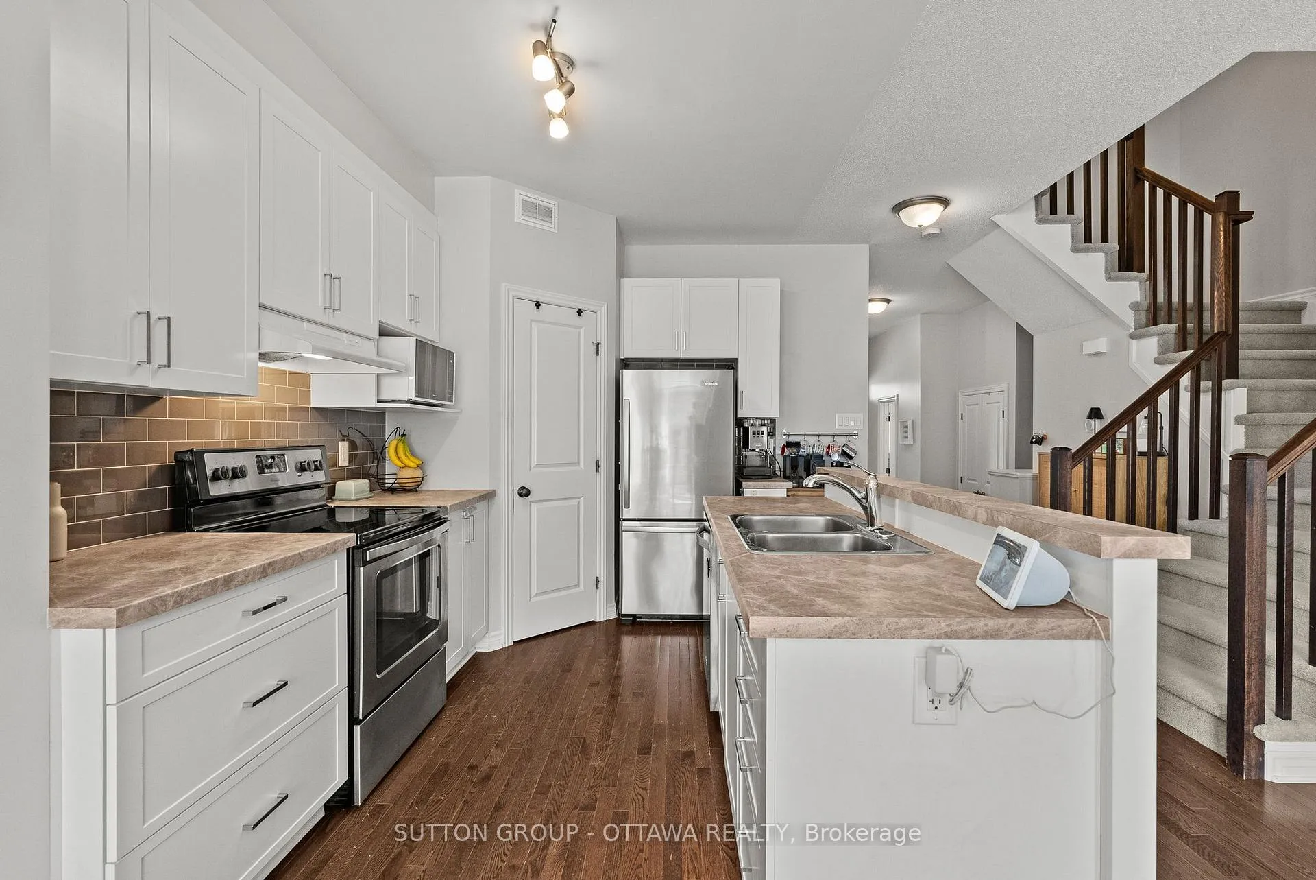 Photo 7 of 711 Hazelnut Crescent, Ottawa, Blossom Park/Kemp Park/Findlay Creek — HOMEH