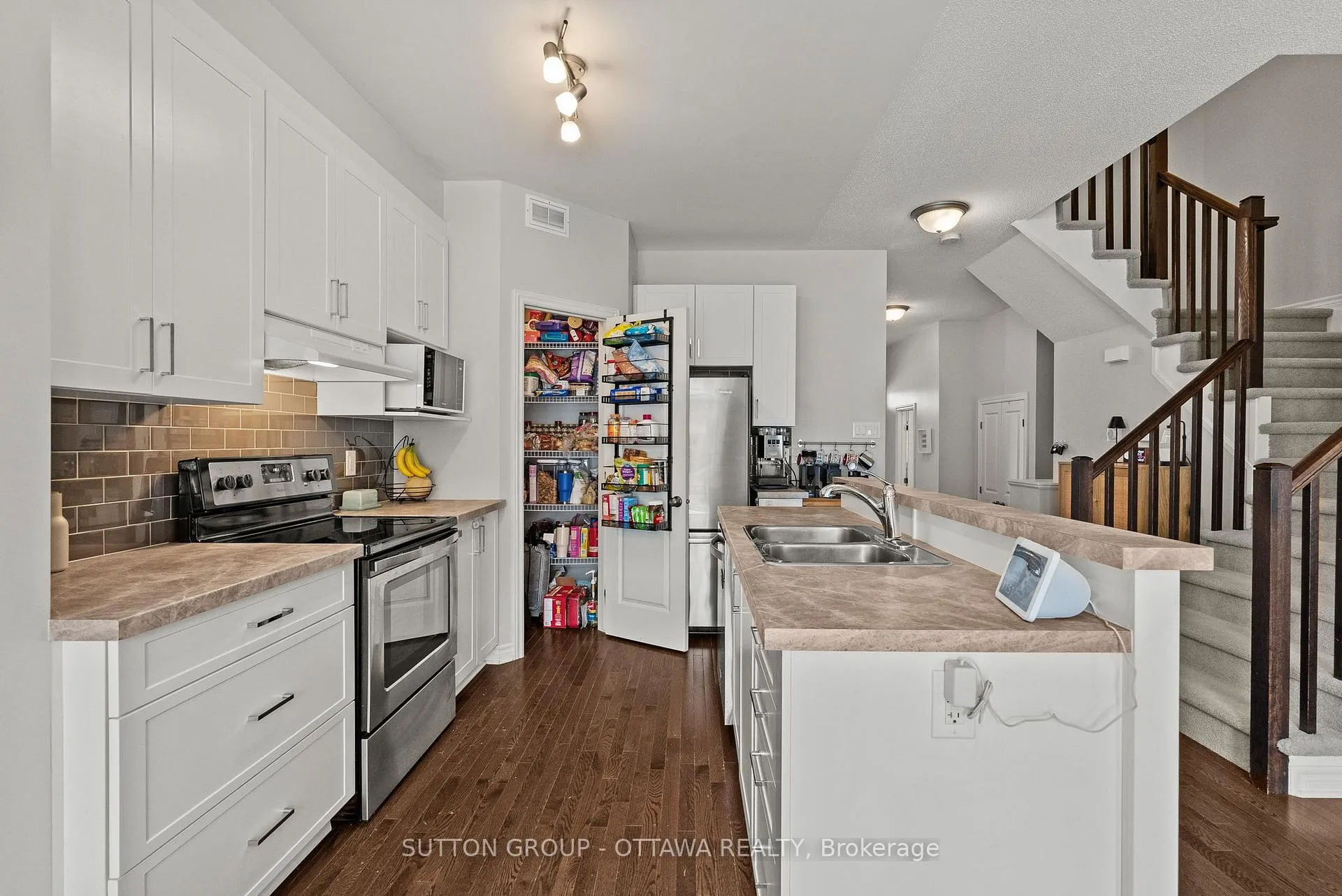 Photo 8 of 711 Hazelnut Crescent, Ottawa, Blossom Park/Kemp Park/Findlay Creek — HOMEH