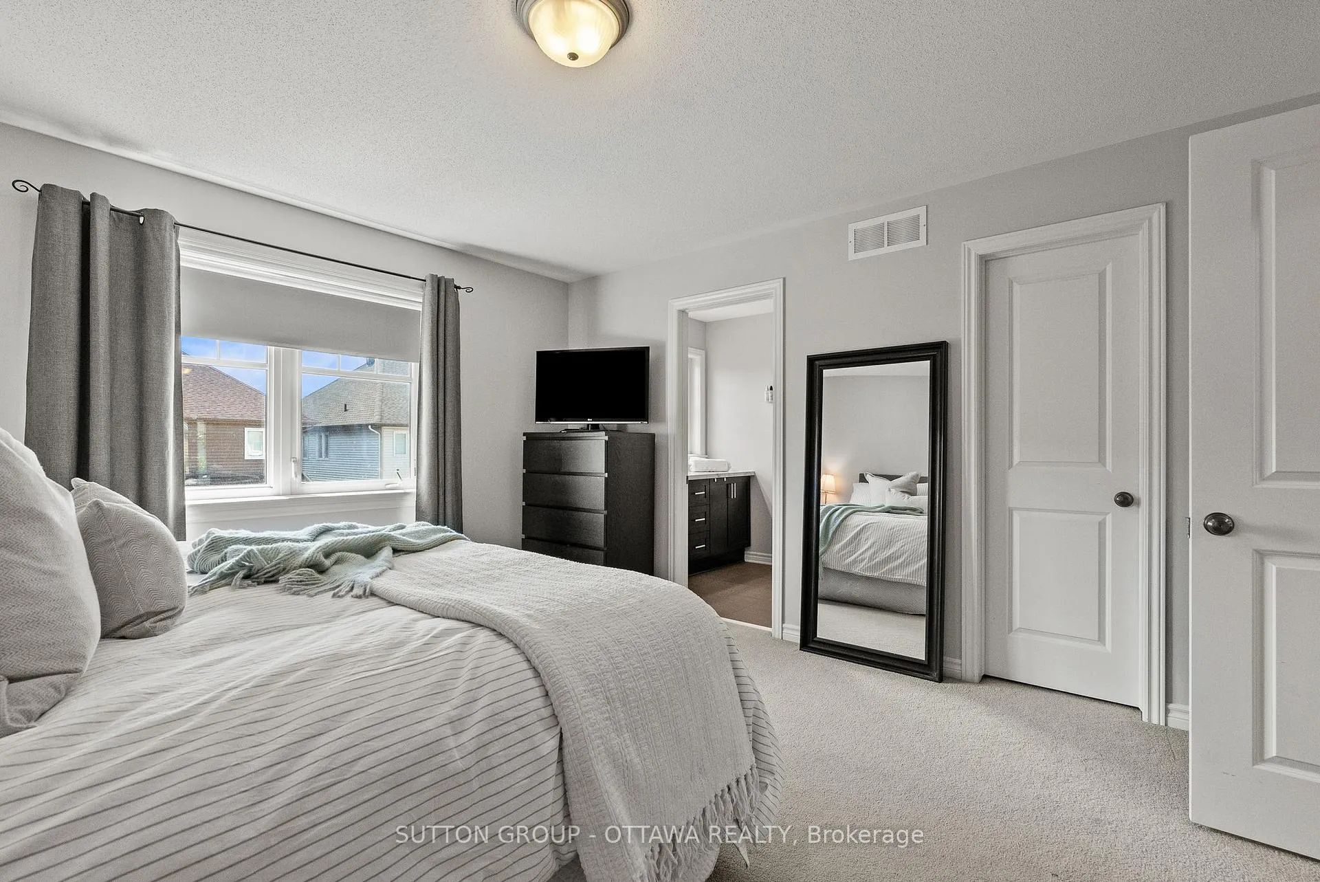 Photo 25 of 711 Hazelnut Crescent, Ottawa, Blossom Park/Kemp Park/Findlay Creek — HOMEH