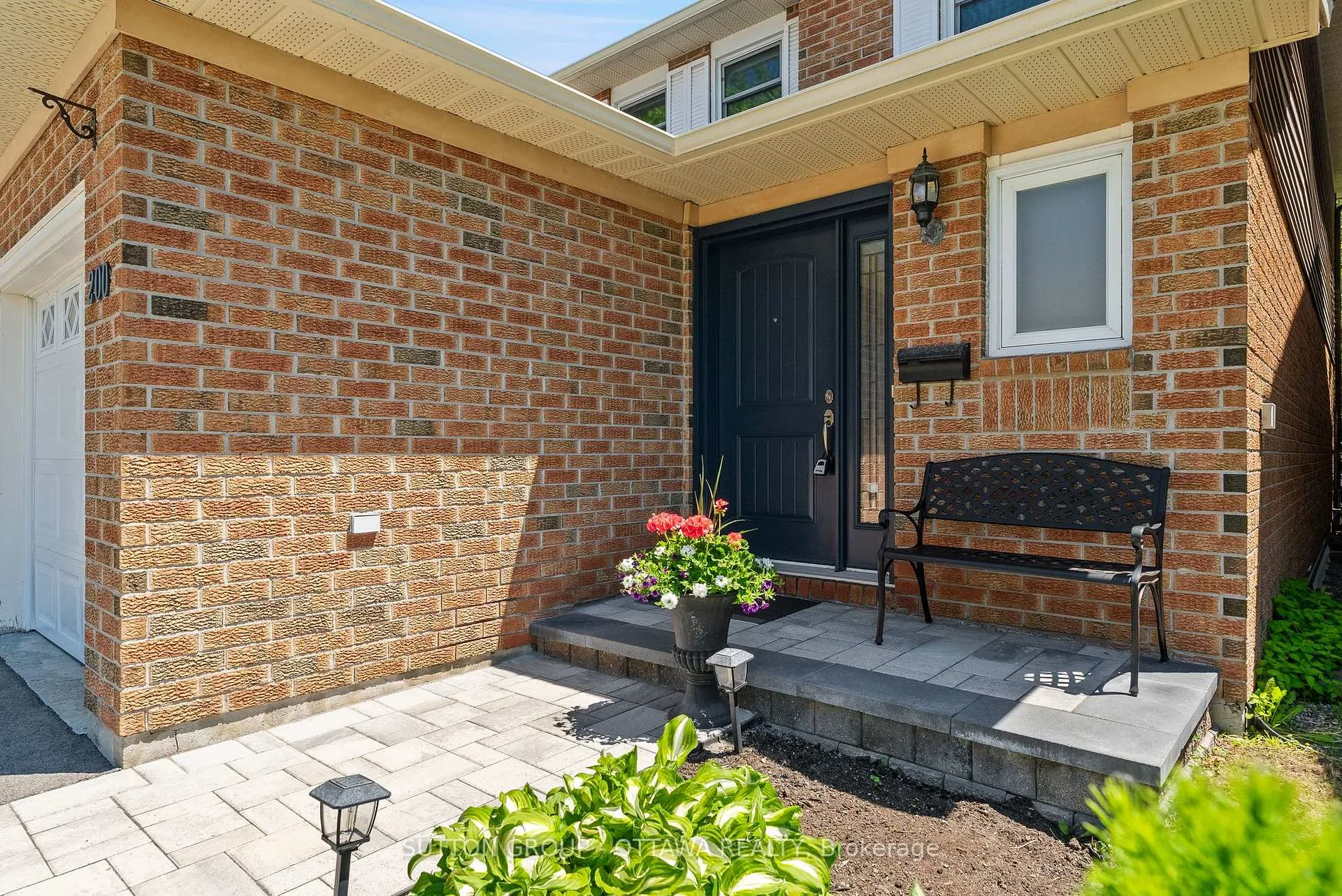 Photo 2 of 200 McCurdy Drive, Ottawa, Kanata - Katimavik — HOMEH