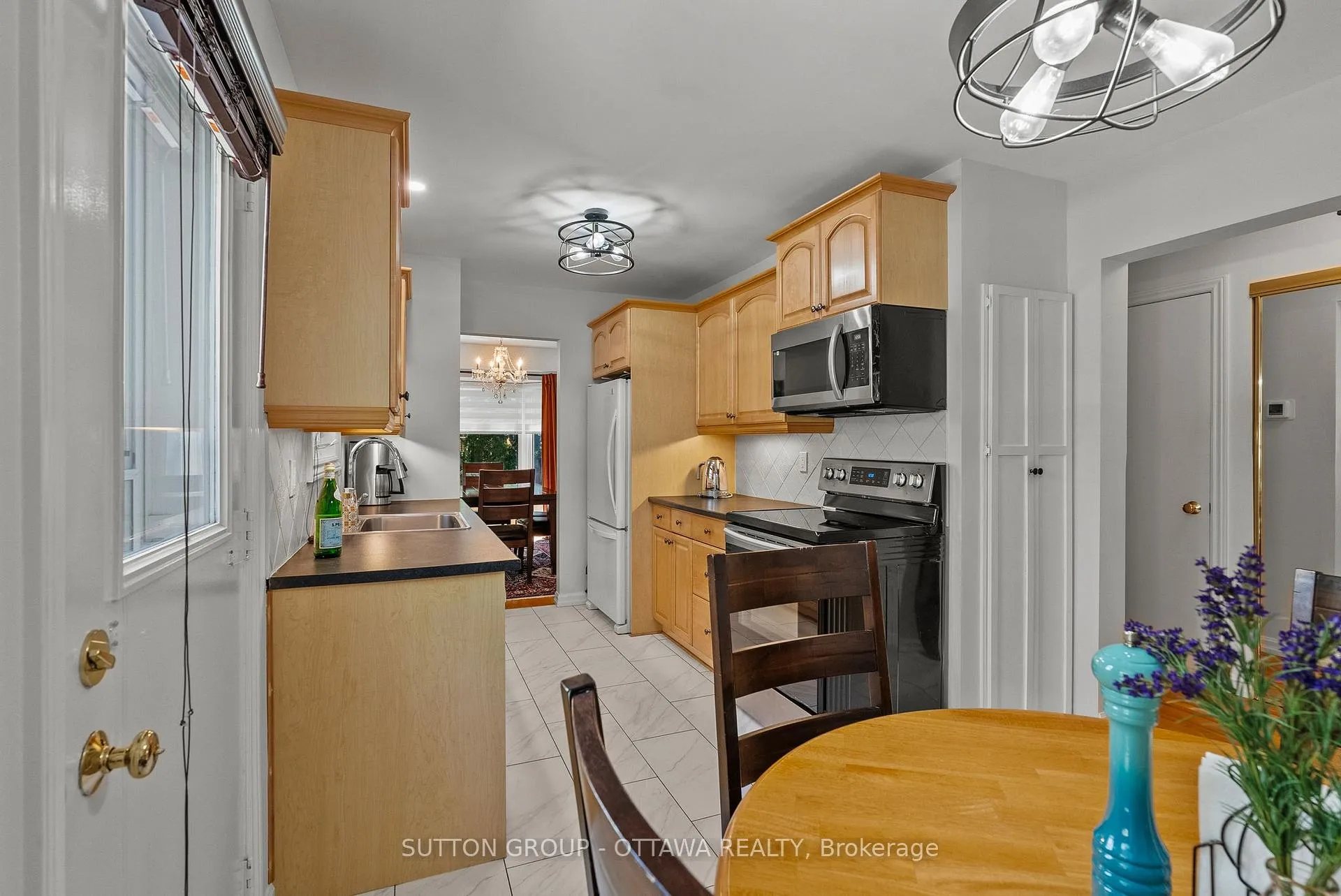 Photo 9 of 200 McCurdy Drive, Ottawa, Kanata - Katimavik — HOMEH