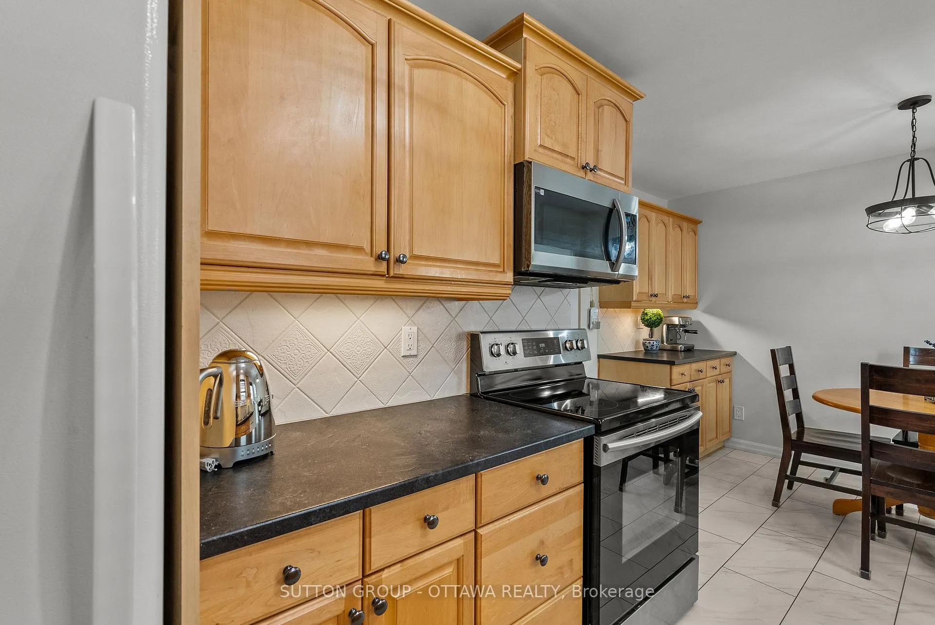 Photo 12 of 200 McCurdy Drive, Ottawa, Kanata - Katimavik — HOMEH