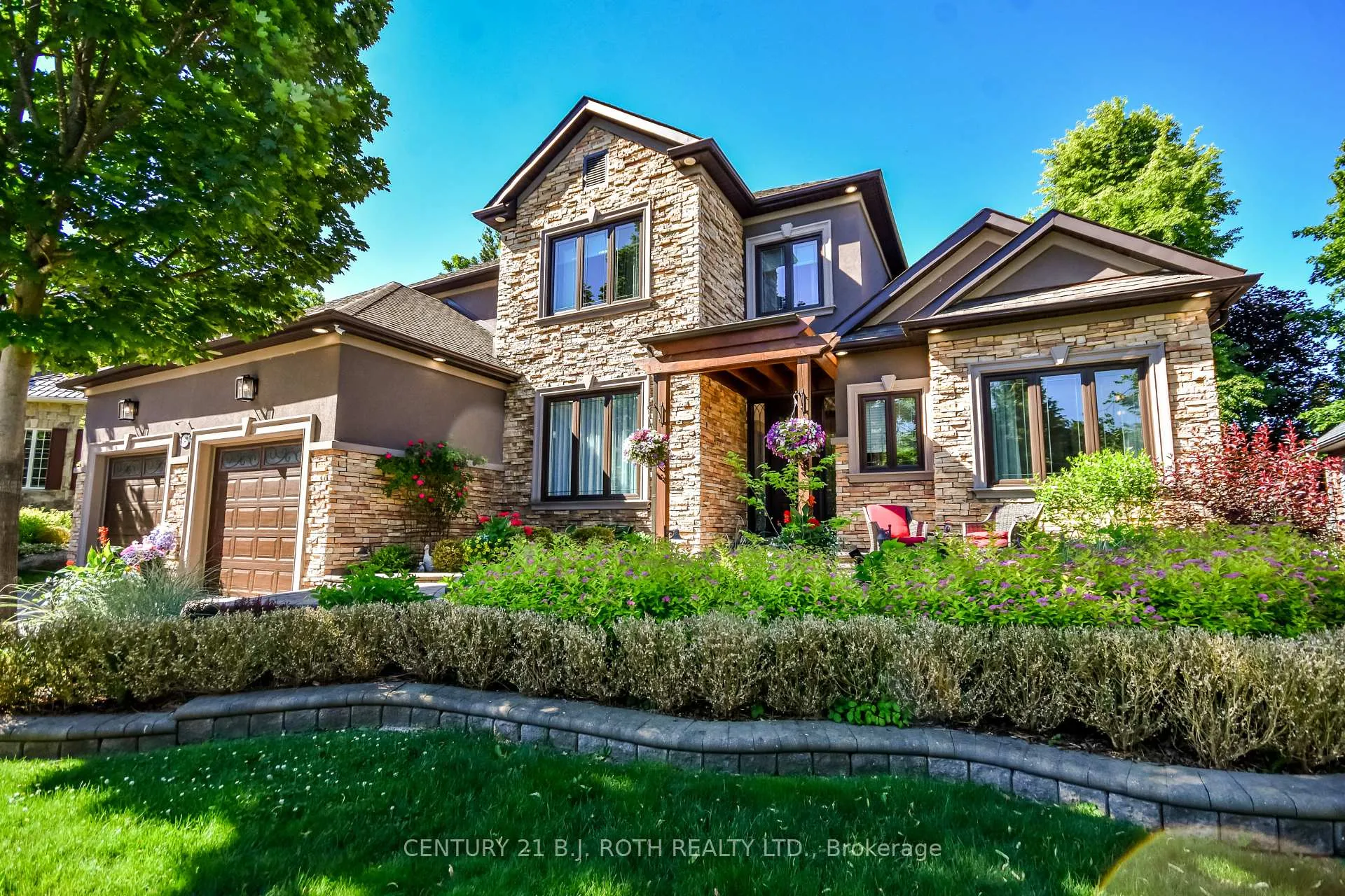 Photo 2 of 140 Wildwood Trail, Barrie, Ardagh — HOMEH