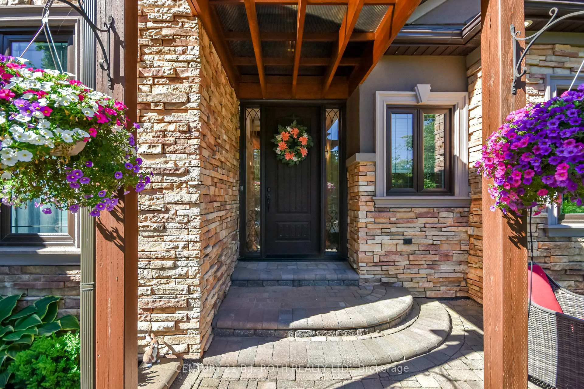 Photo 3 of 140 Wildwood Trail, Barrie, Ardagh — HOMEH