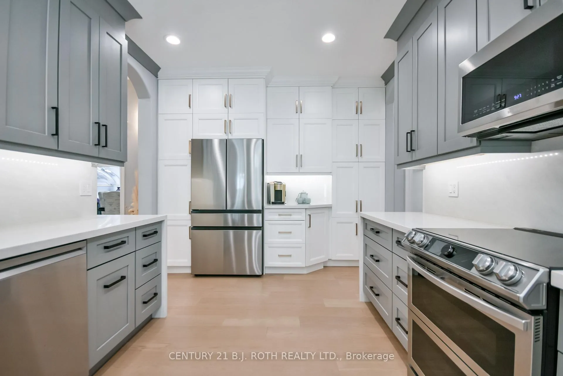 Photo 6 of 140 Wildwood Trail, Barrie, Ardagh — HOMEH