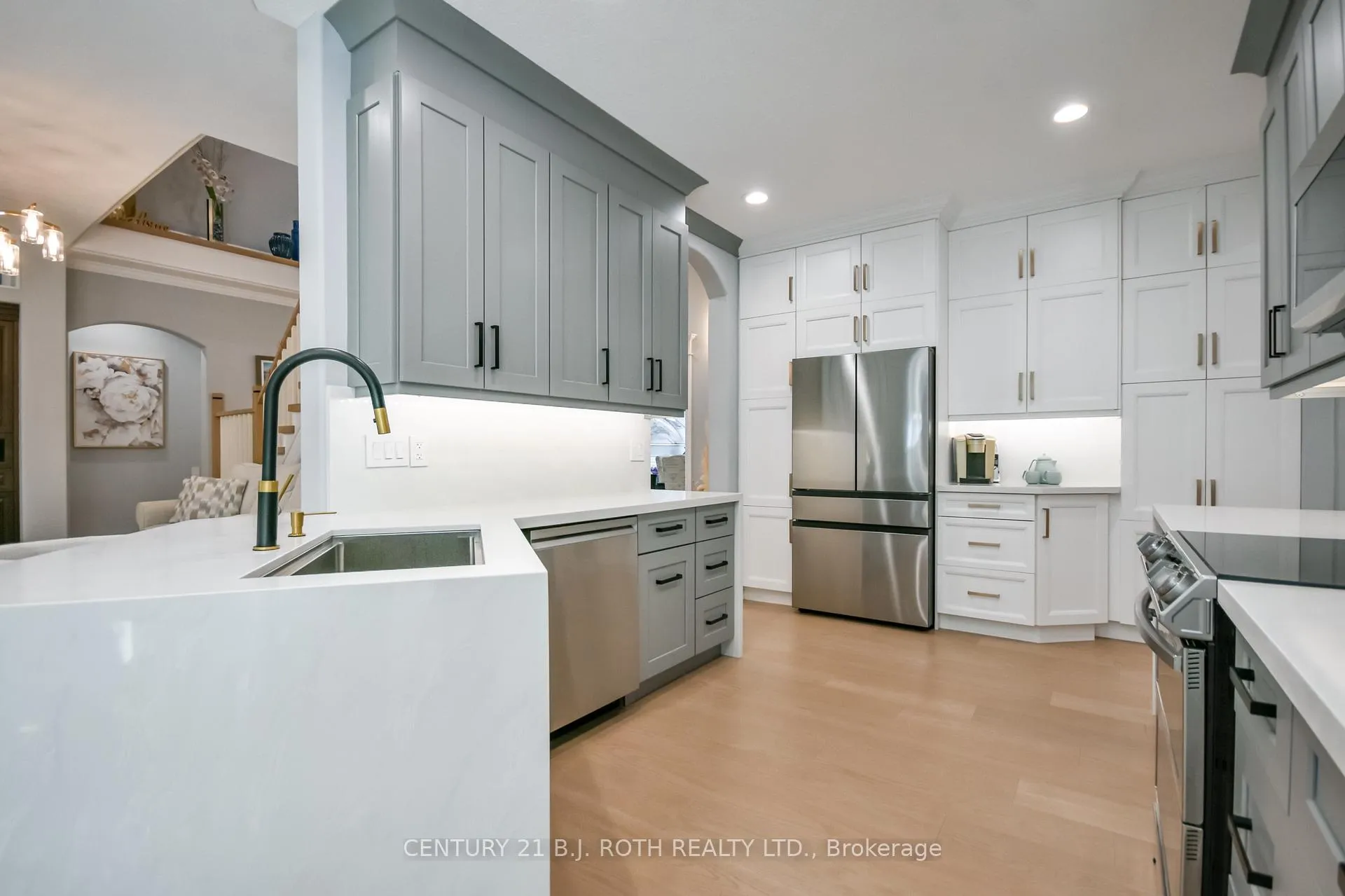 Photo 9 of 140 Wildwood Trail, Barrie, Ardagh — HOMEH