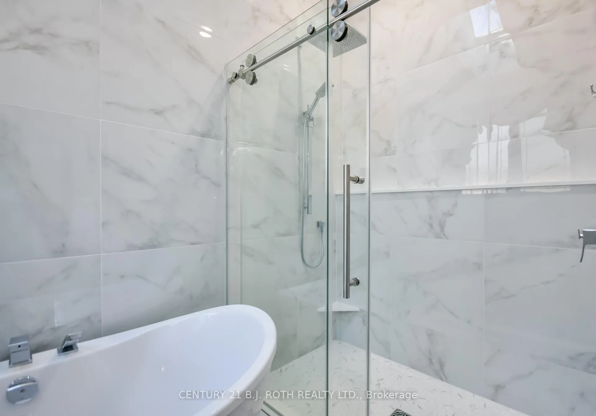 Photo 19 of 140 Wildwood Trail, Barrie, Ardagh — HOMEH