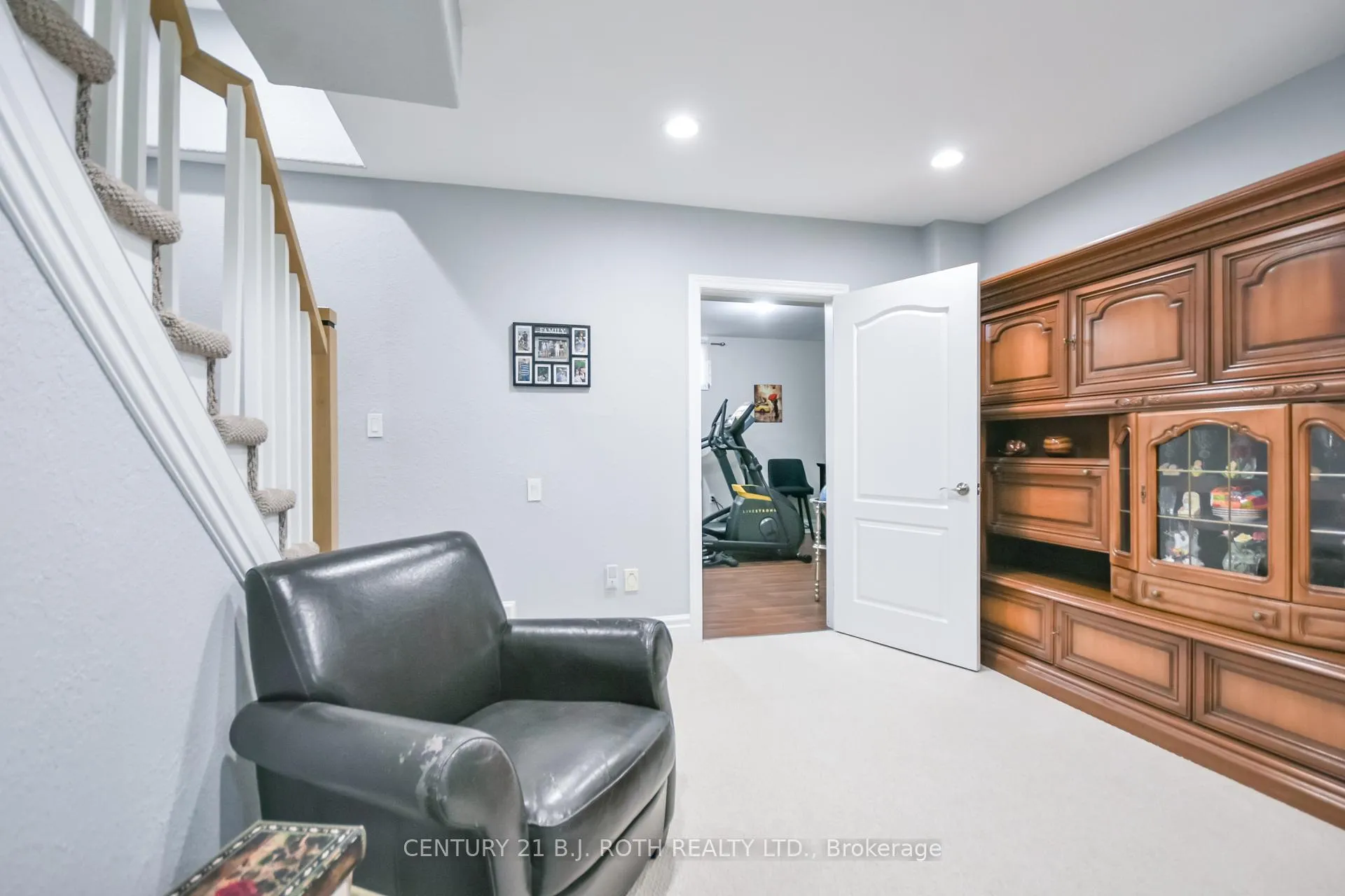 Photo 31 of 140 Wildwood Trail, Barrie, Ardagh — HOMEH