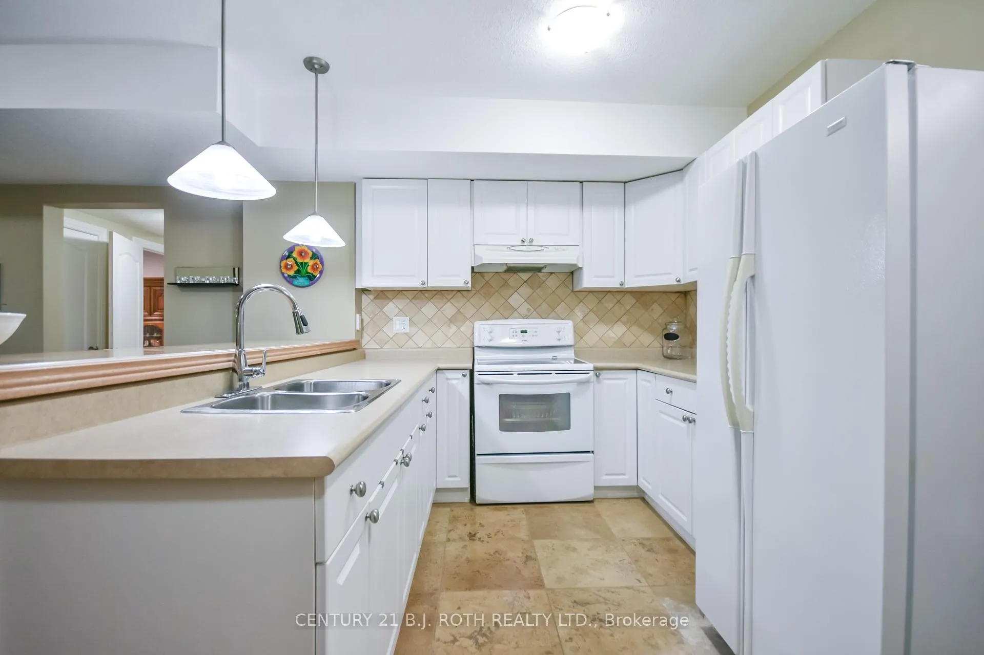 Photo 35 of 140 Wildwood Trail, Barrie, Ardagh — HOMEH