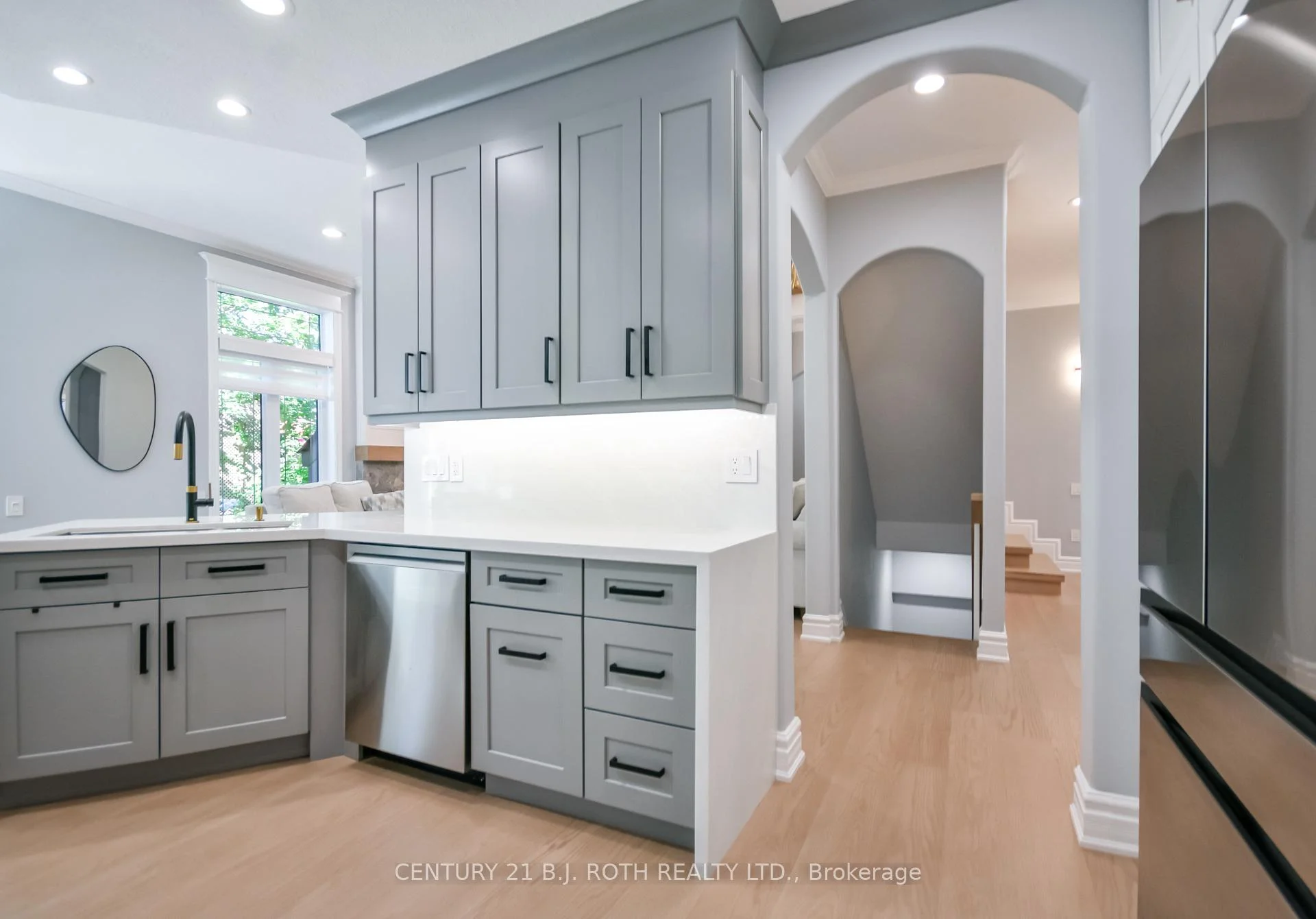 Photo 17 of 140 Wildwood Trail, Barrie, Ardagh — HOMEH