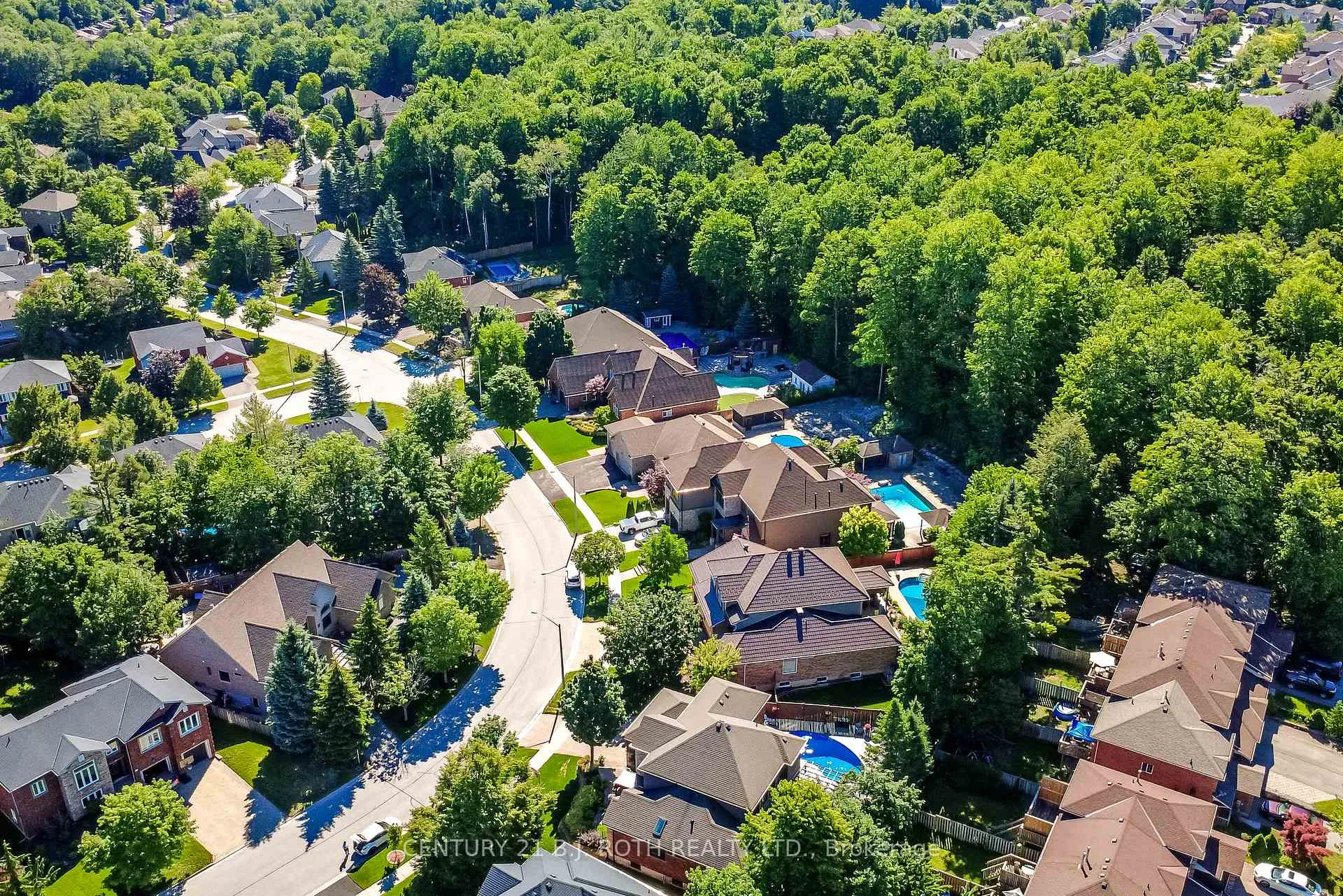 Photo 54 of 140 Wildwood Trail, Barrie, Ardagh — HOMEH