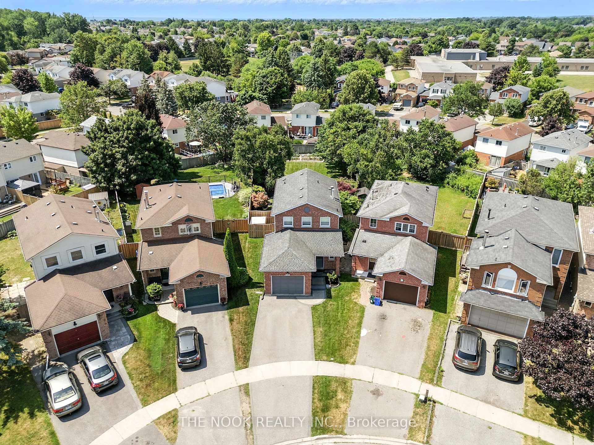 Photo 3 of 101 Poolton Crescent, Clarington, Courtice — HOMEH