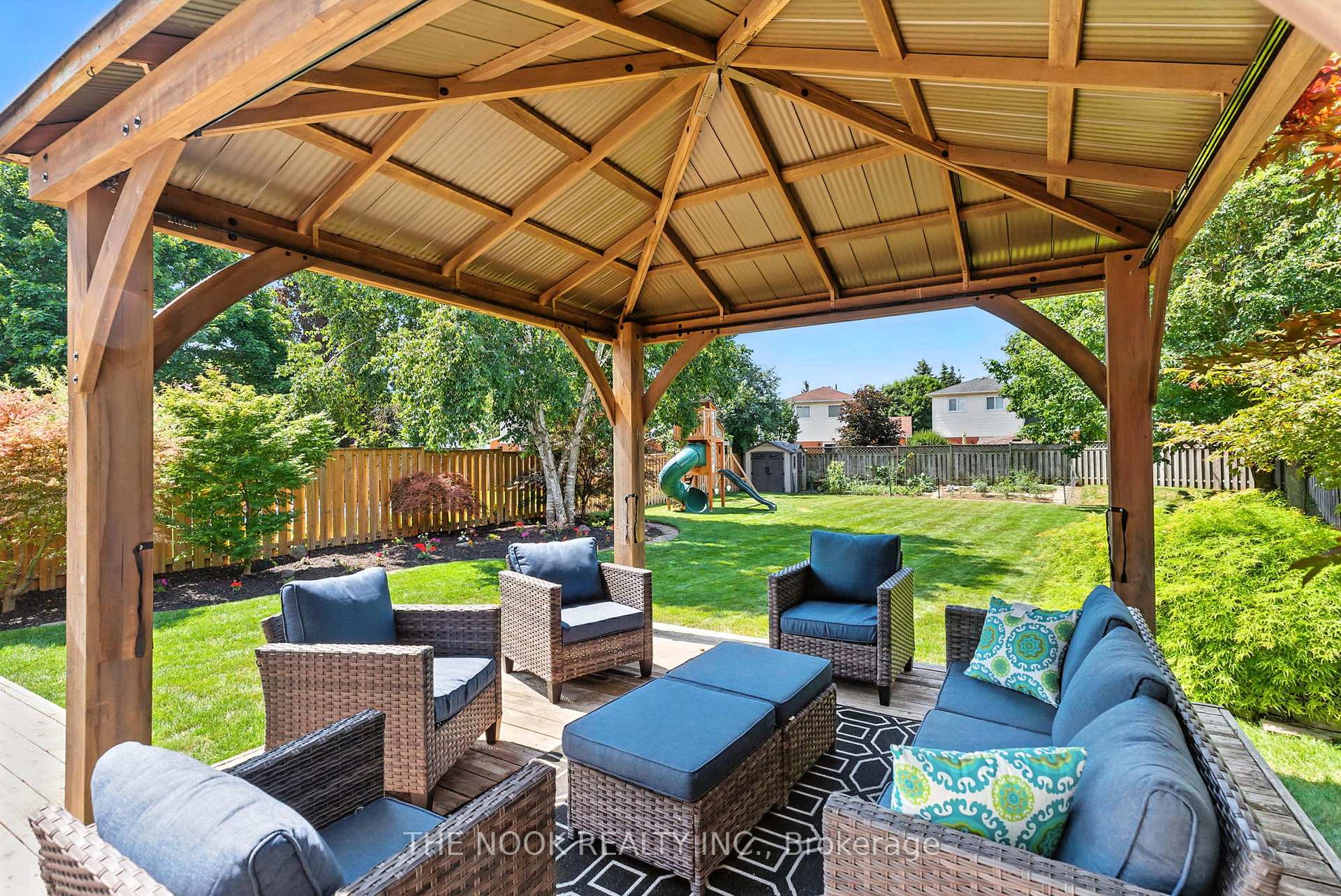 Photo 7 of 101 Poolton Crescent, Clarington, Courtice — HOMEH