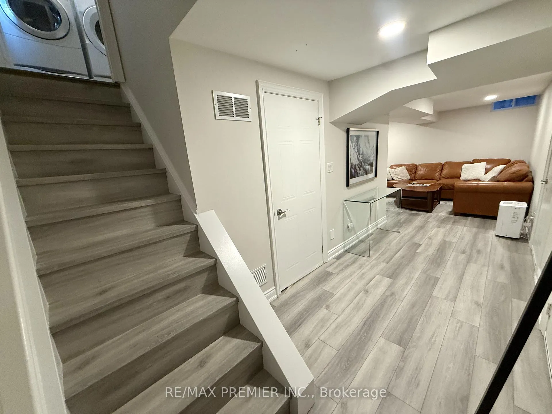 Photo 4 of Unit LOWER, 77 Largo Crescent, Vaughan, Maple — HOMEH