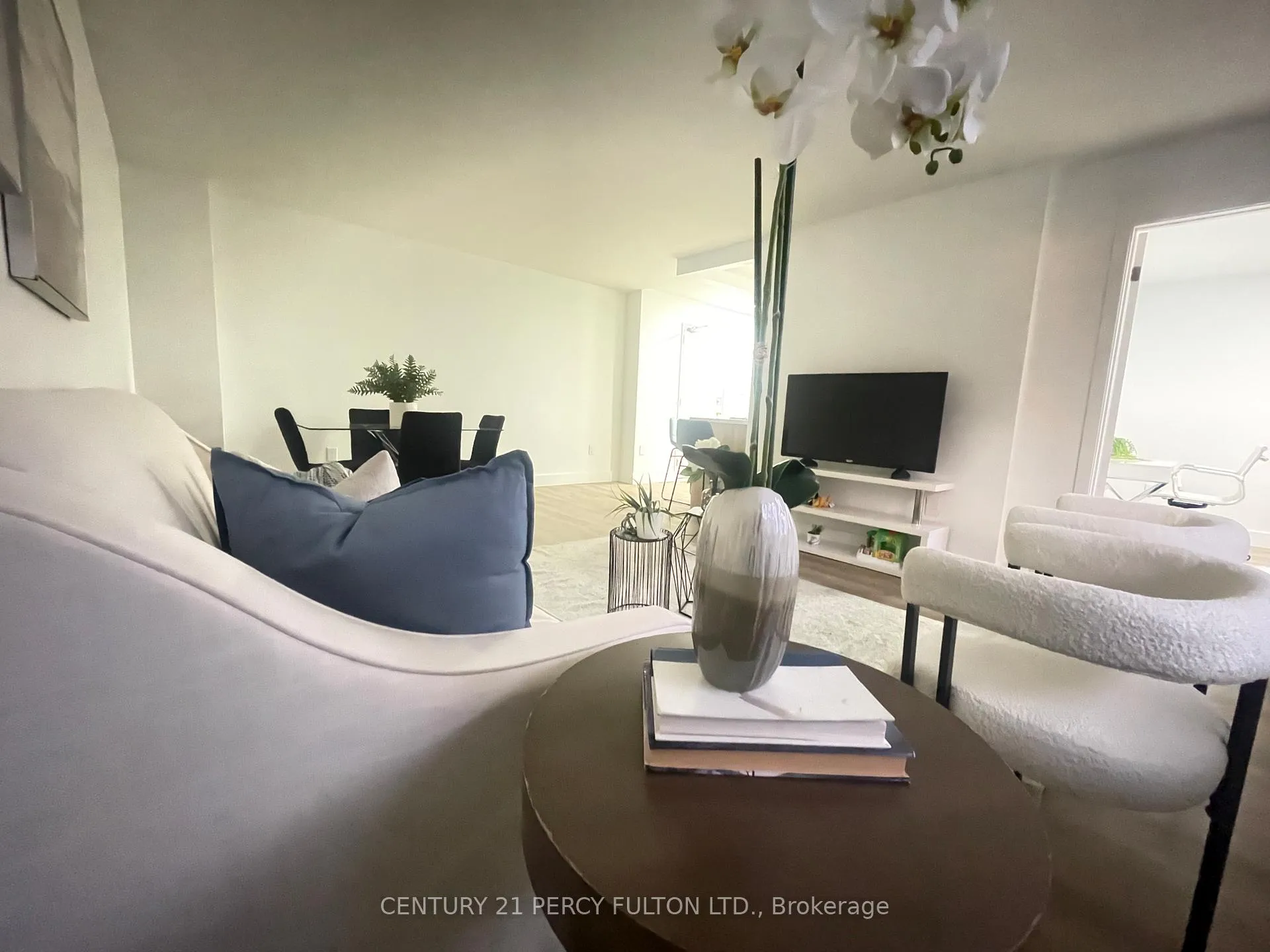 Photo 9 of Unit 201, 8 Park Vista Drive, Toronto, O'Connor-Parkview — HOMEH