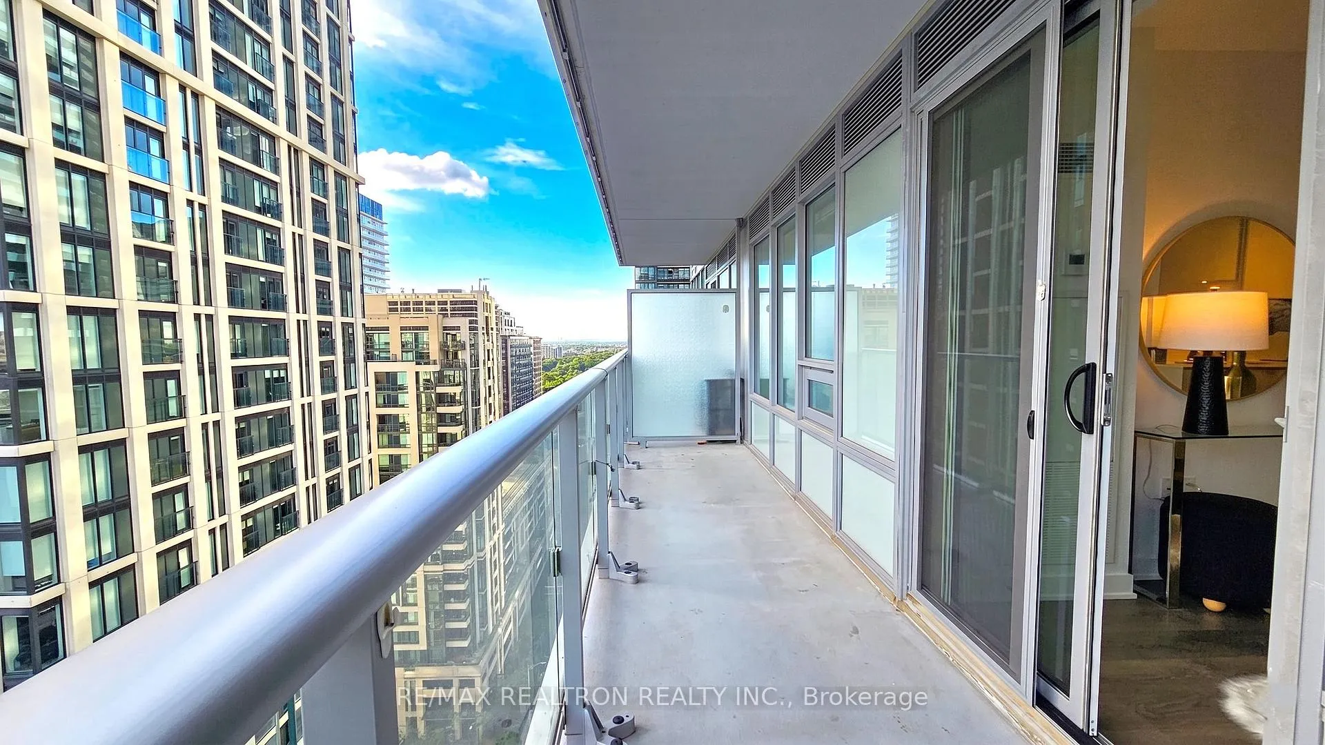 Photo 2 of Unit 2111, 195 Redpath Avenue, Toronto, Mount Pleasant West — HOMEH