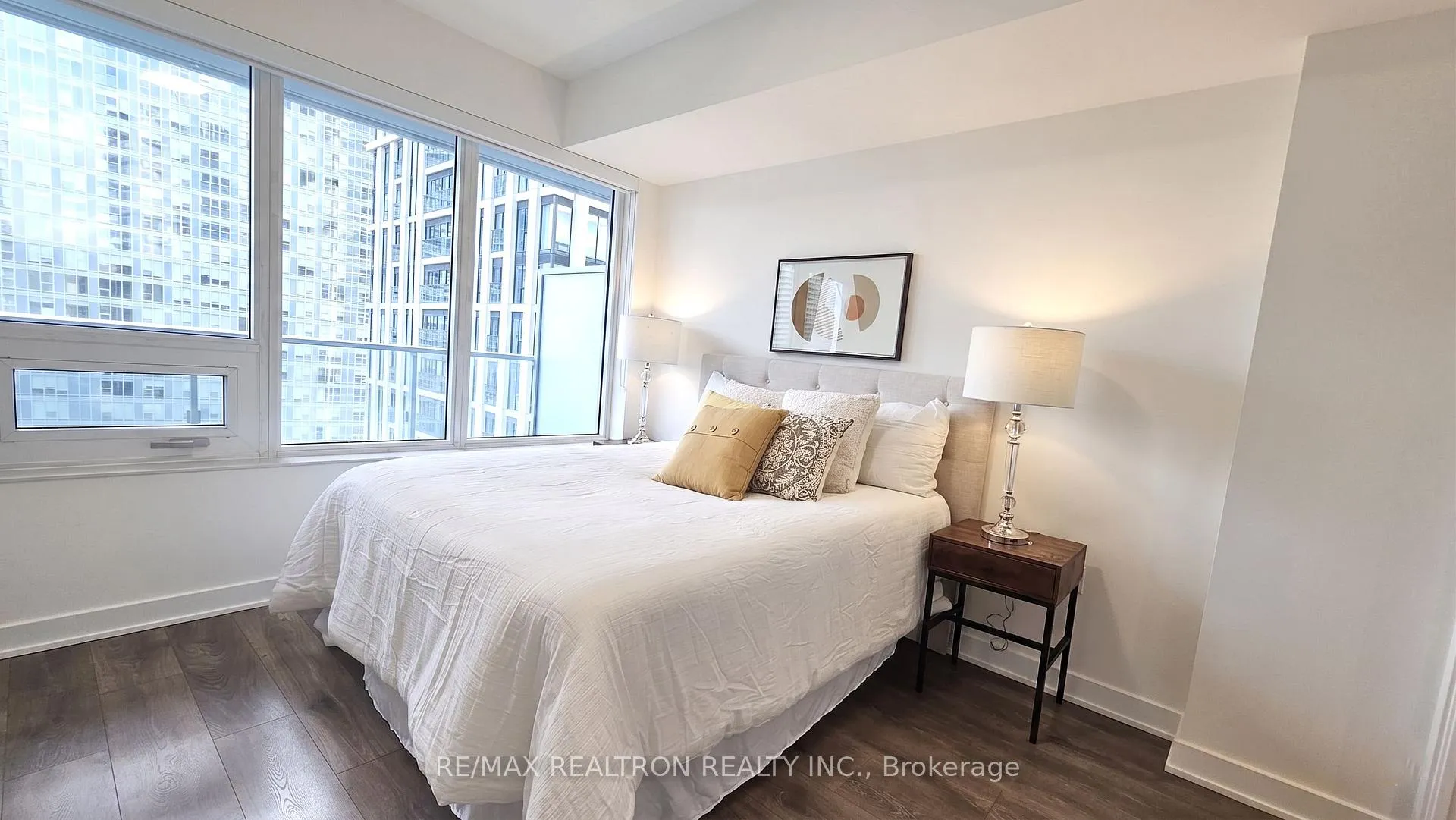 Photo 6 of Unit 2111, 195 Redpath Avenue, Toronto, Mount Pleasant West — HOMEH